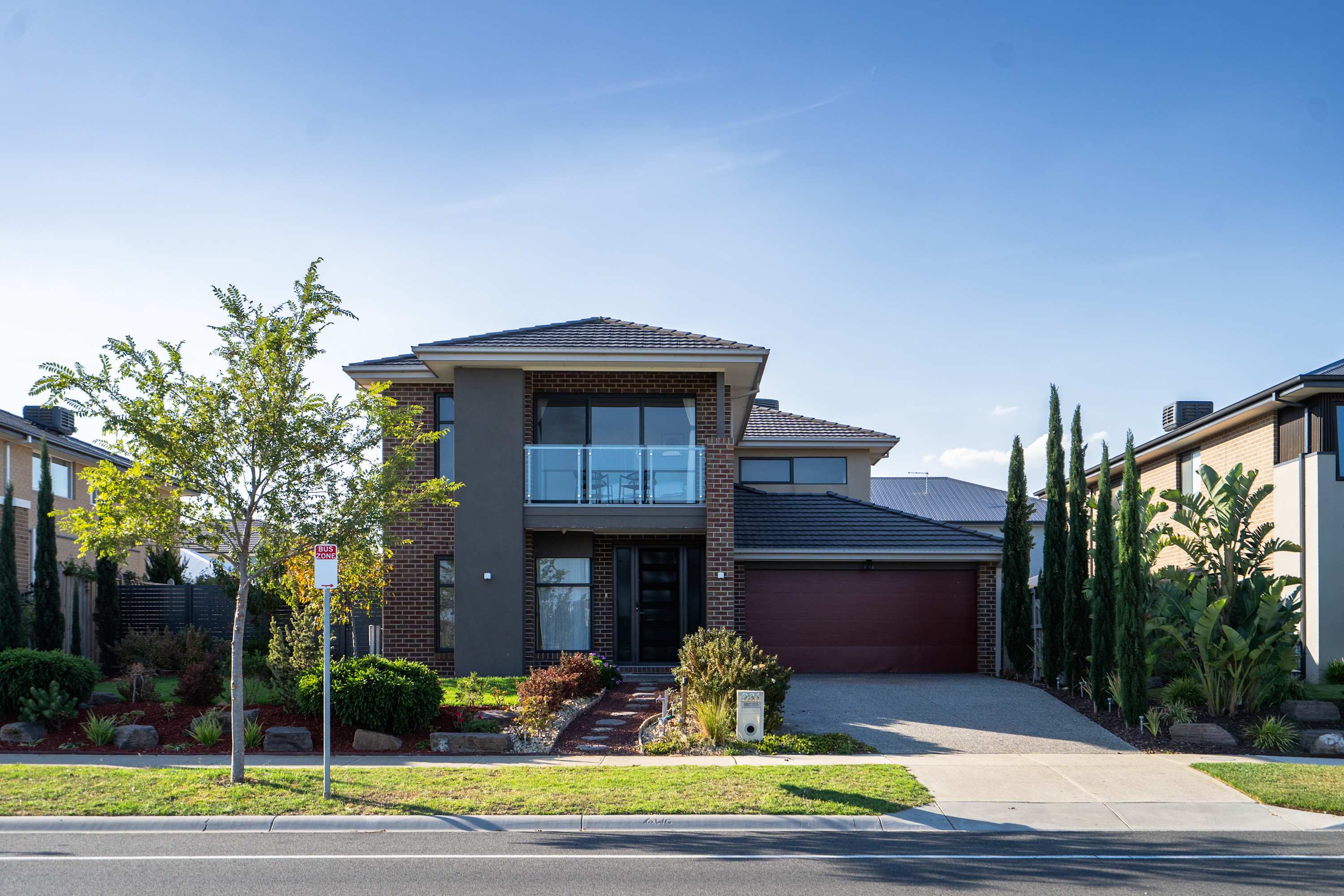 Lux Clyde North Super Spacious Retreat