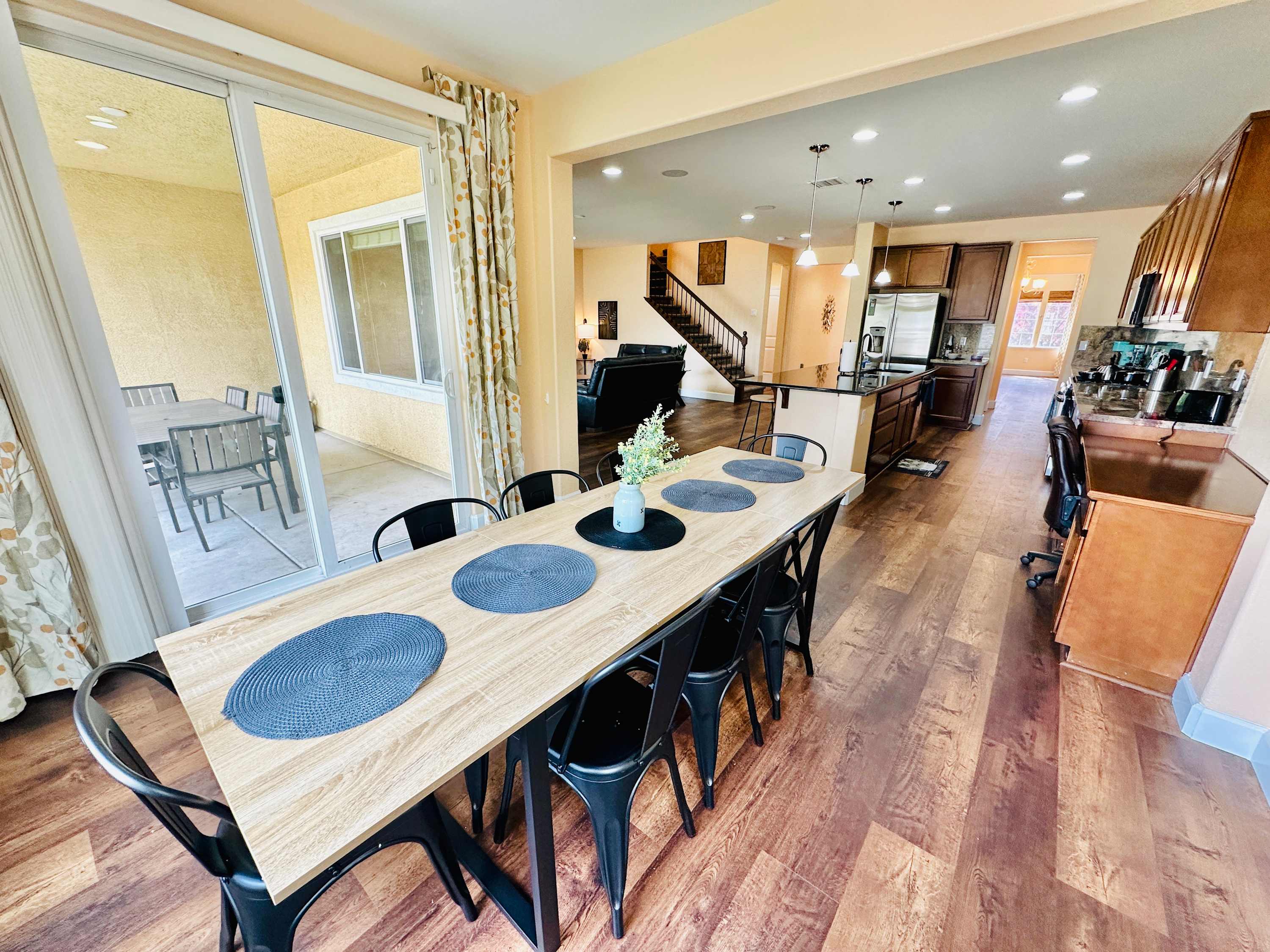 Radiant Vista Haven/Sleeps 21/3-car garage — Reno, NV — vacation rental