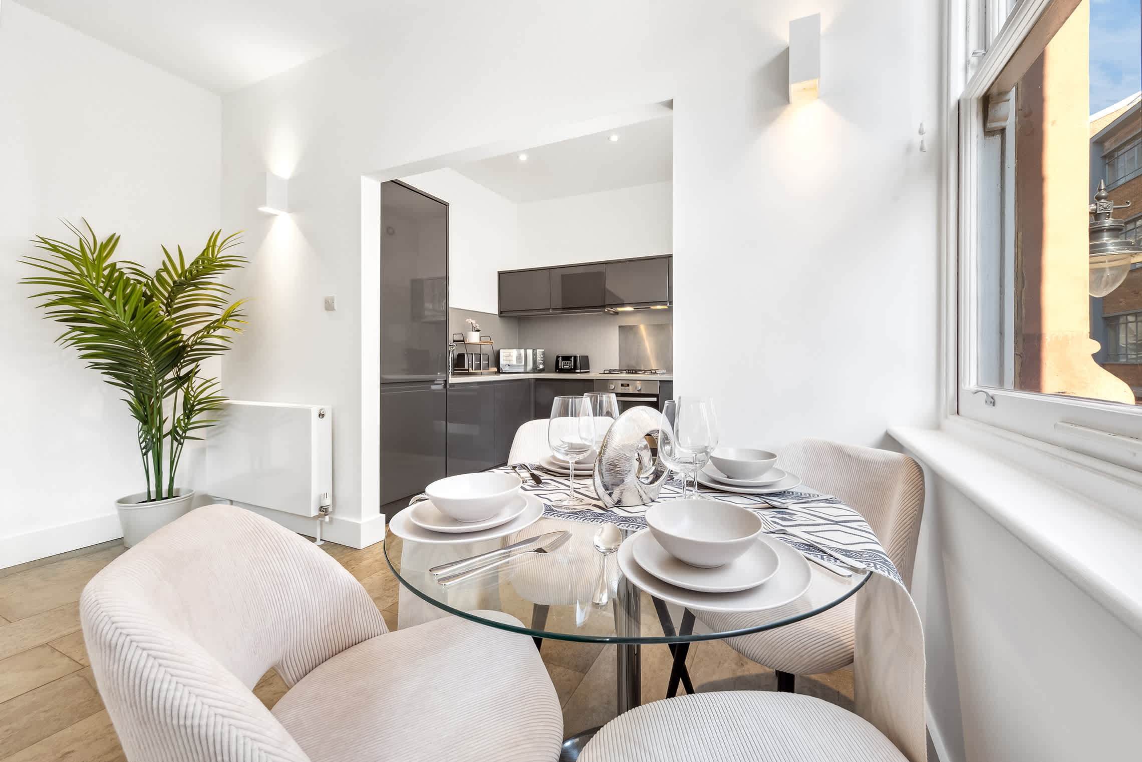 View Modern apartment Farrindgon in Berry Street 6 EC1V 0AU Modern apartment Farrindgon in Berry Street 6 EC1V 0AU - Property image 2 - VivreStays