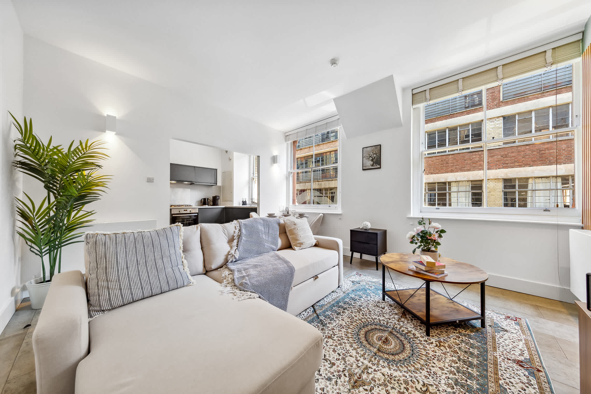View Modern apartment Farrindgon in Berry Street 6 EC1V 0AU Modern apartment Farrindgon in Berry Street 6 EC1V 0AU - Property image 8 - VivreStays