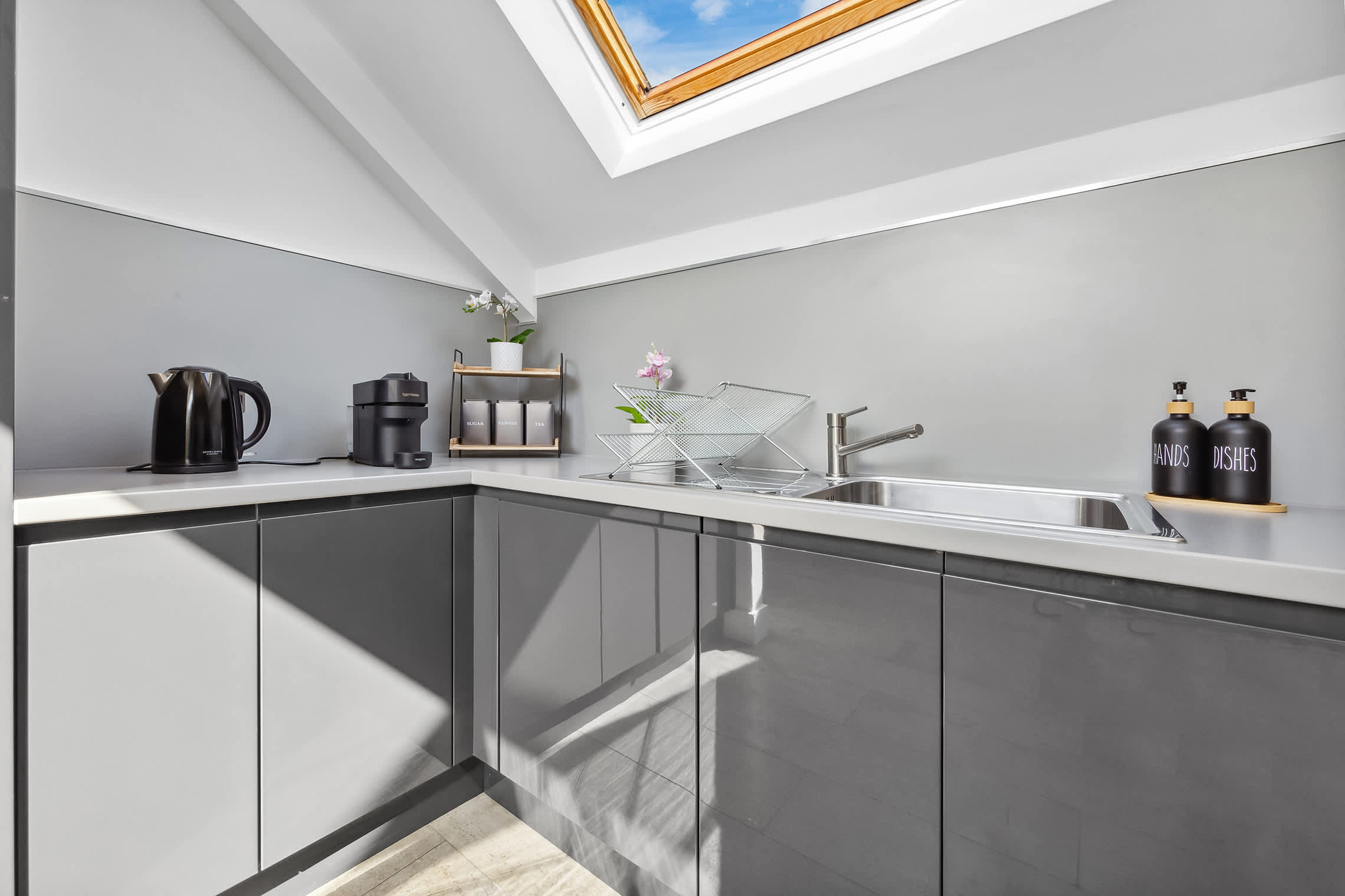 Luxe Farringdon Apartments By Stay Smart in Great Sutton Street 46-47 EC1V 0DE - Property image 19 - VivreStays