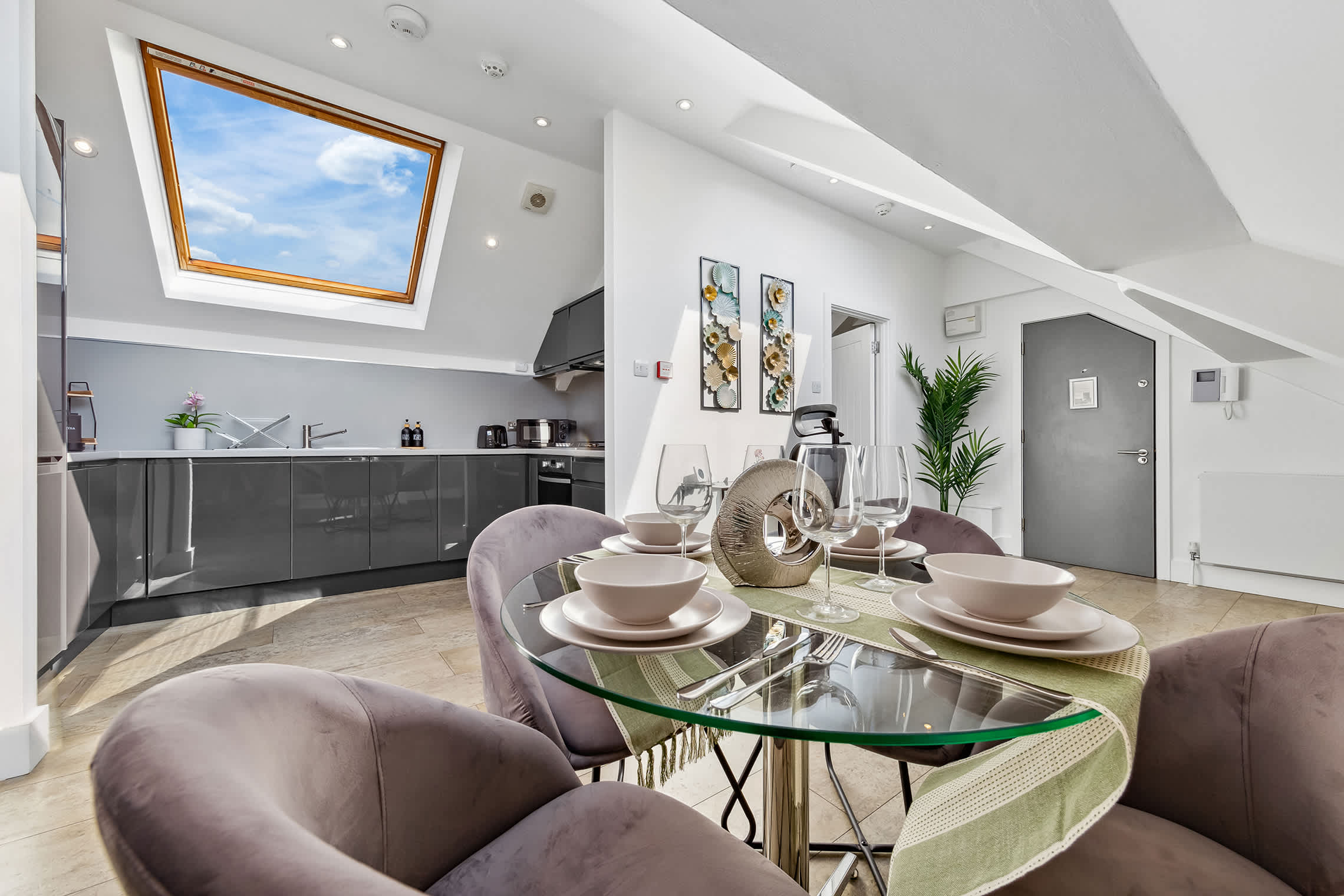Luxe Farringdon Apartments By Stay Smart in Great Sutton Street 46-47 EC1V 0DE - Property image 10 - VivreStays