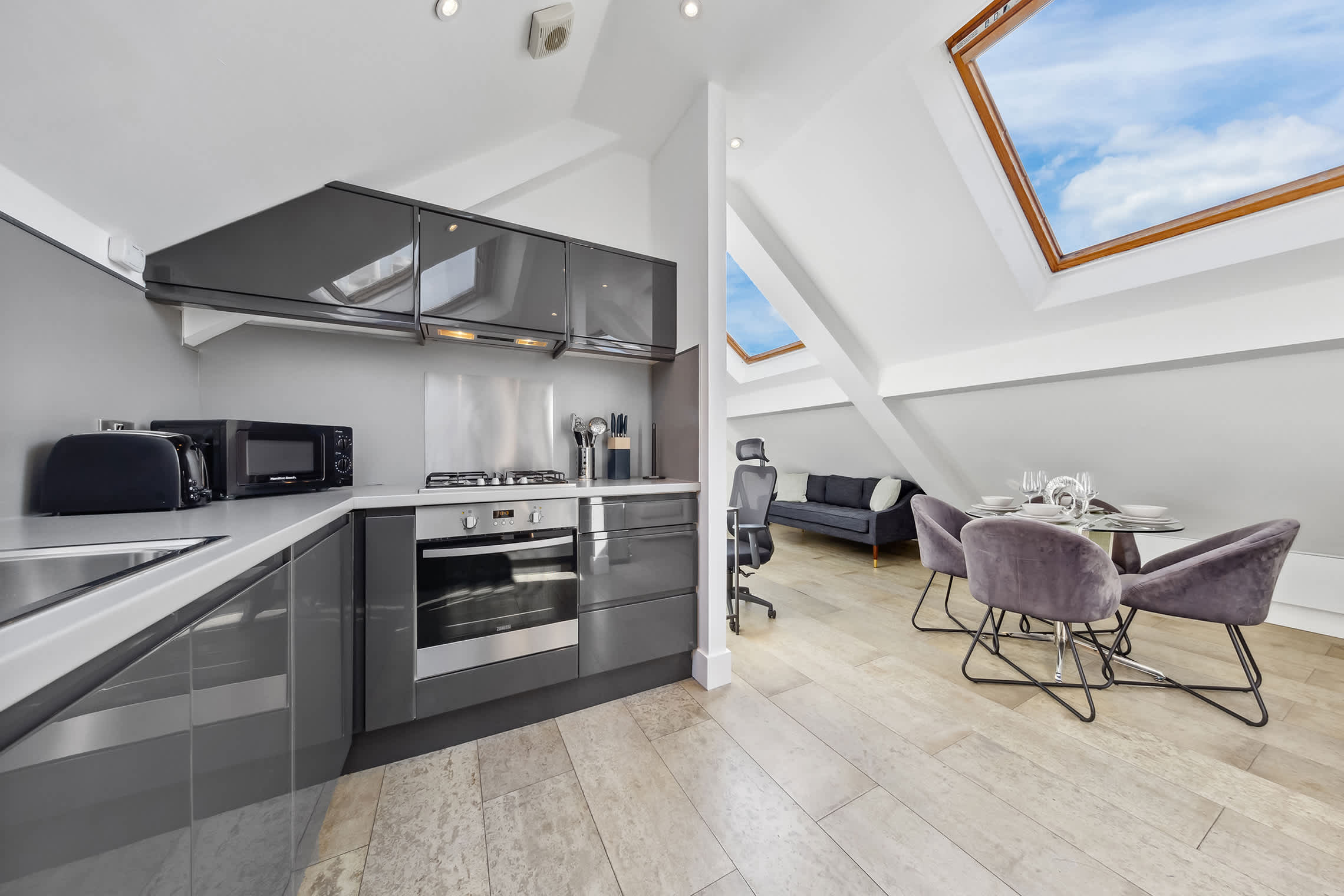 Luxe Farringdon Apartments By Stay Smart in Great Sutton Street 46-47 EC1V 0DE - Property image 21 - VivreStays