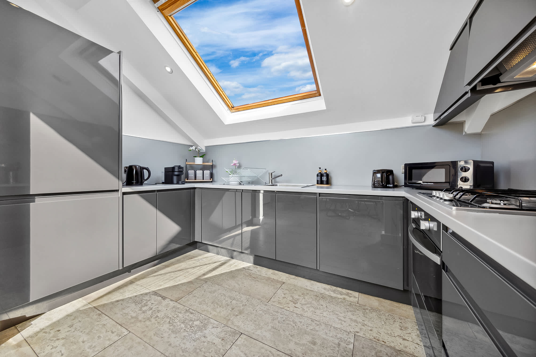 Luxe Farringdon Apartments By Stay Smart in Great Sutton Street 46-47 EC1V 0DE - Property image 14 - VivreStays