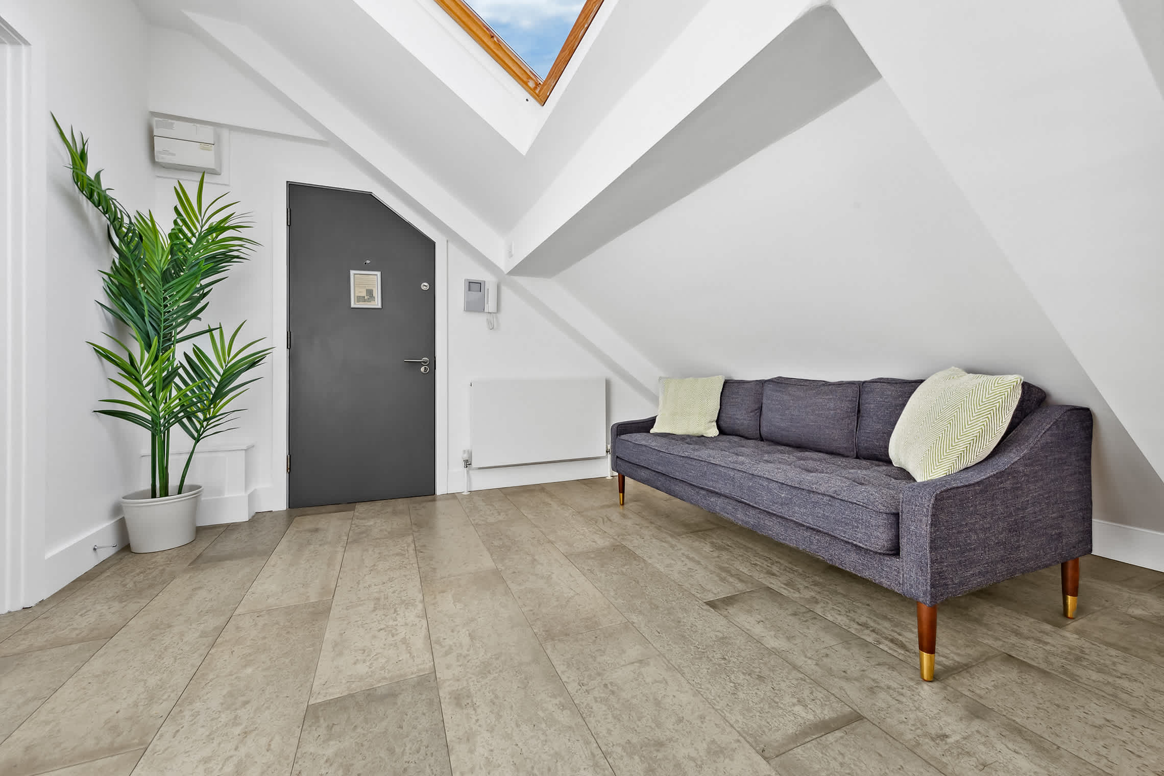 Luxe Farringdon Apartments By Stay Smart in Great Sutton Street 46-47 EC1V 0DE - Property image 13 - VivreStays