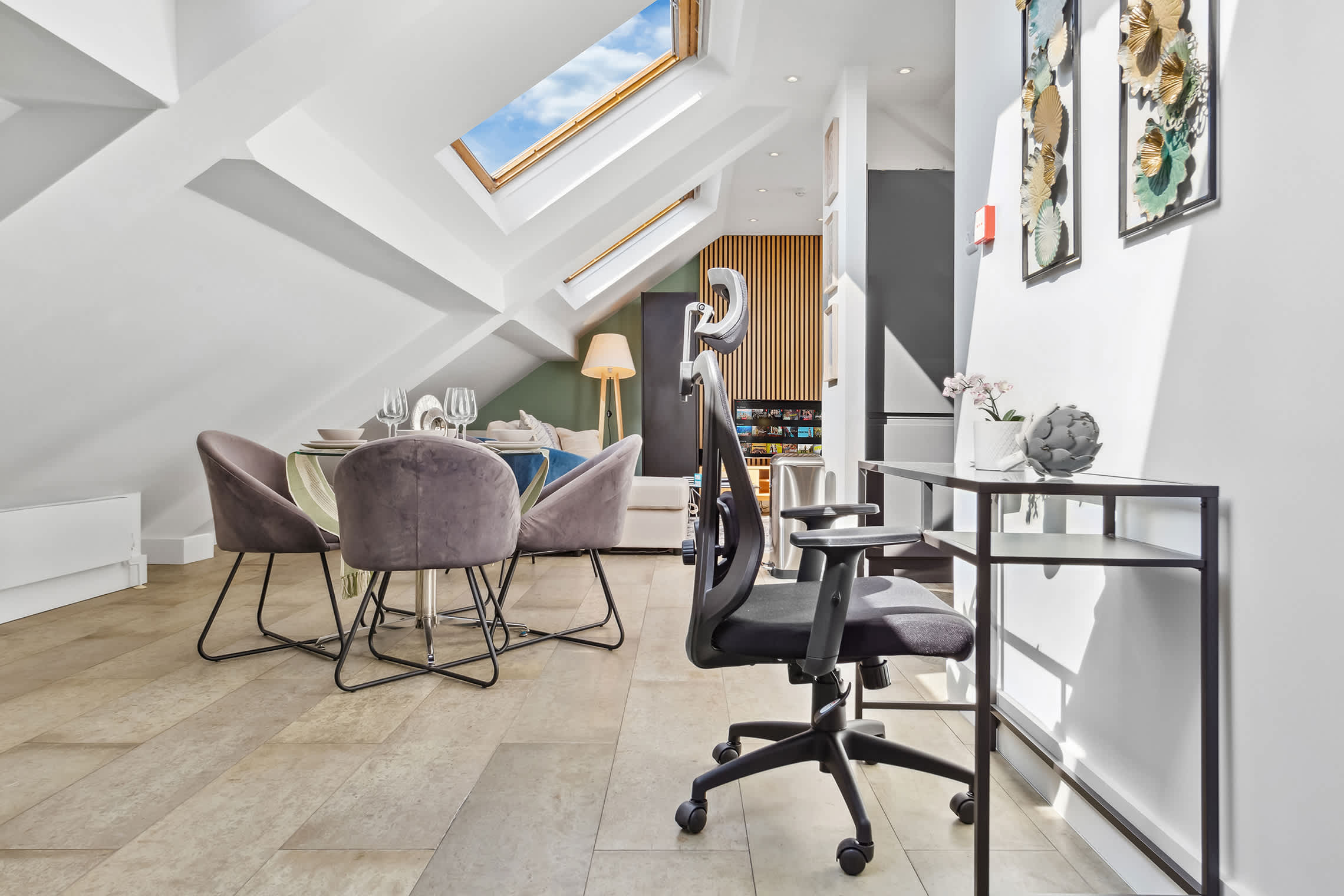 Luxe Farringdon Apartments By Stay Smart in Great Sutton Street 46-47 EC1V 0DE - Property image 3 - VivreStays