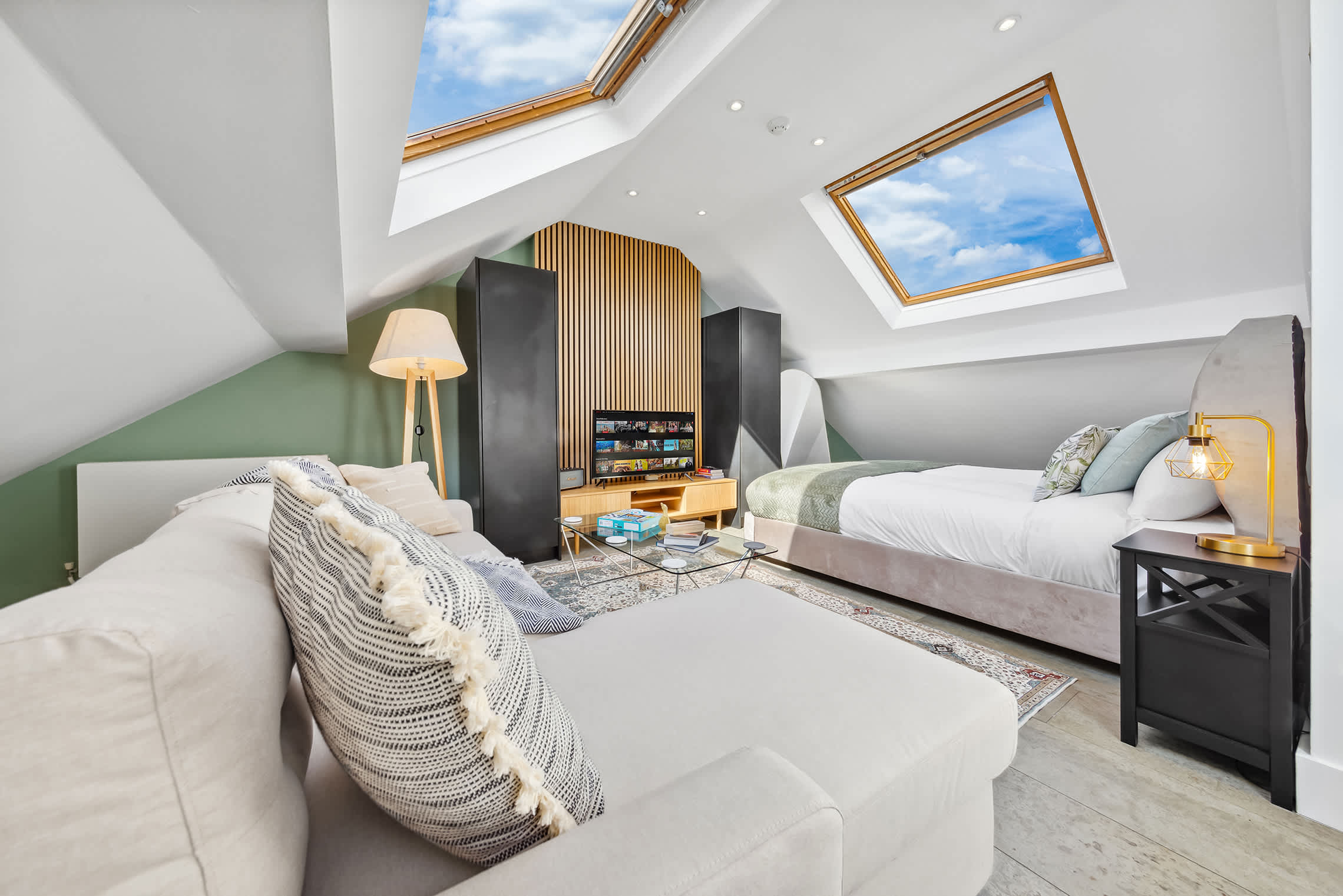 Luxe Farringdon Apartments By Stay Smart in Great Sutton Street 46-47 EC1V 0DE - Property image 29 - VivreStays