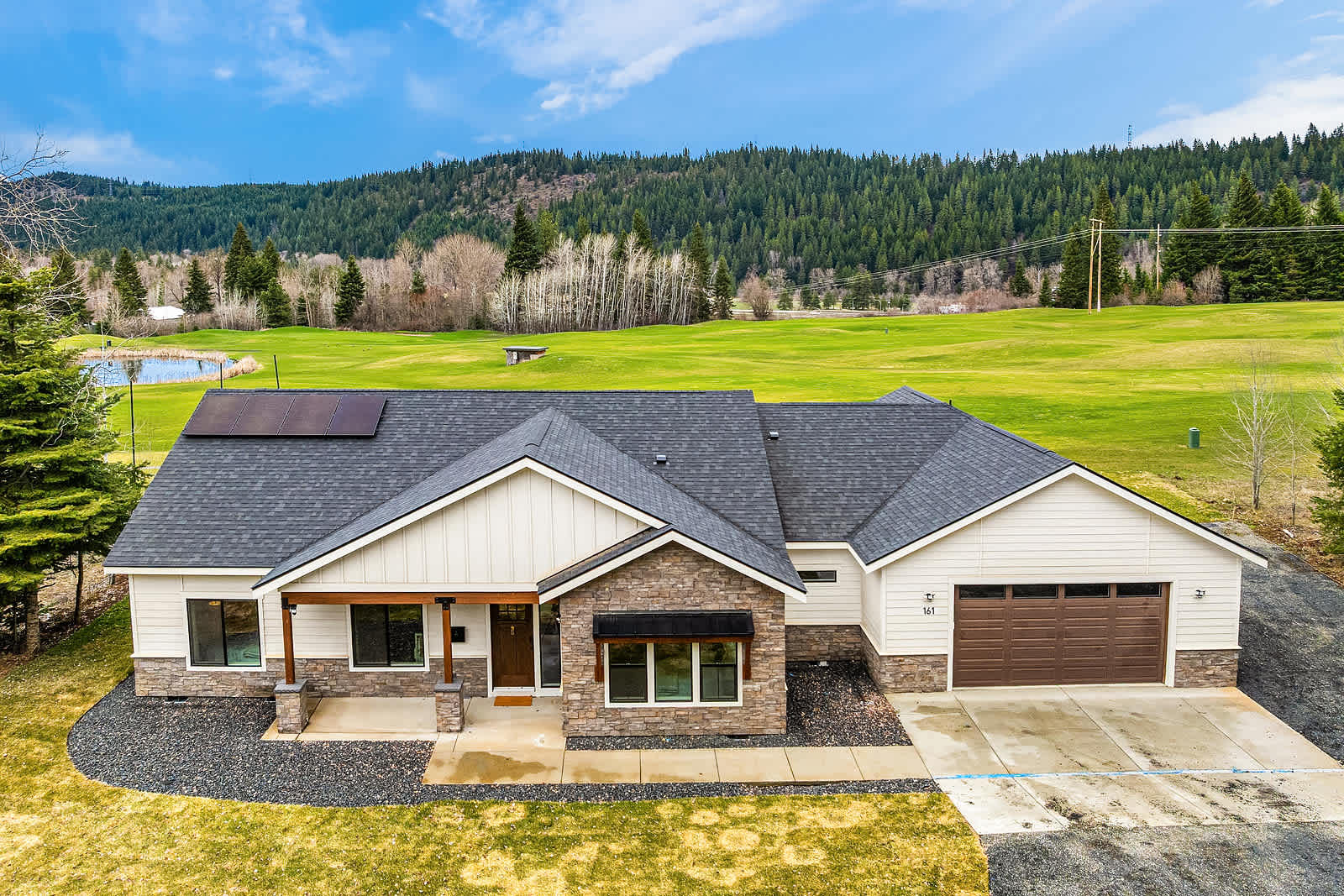 Luxury Ski & Golf 4BR Retreat w/EV outlet, Hot Tub