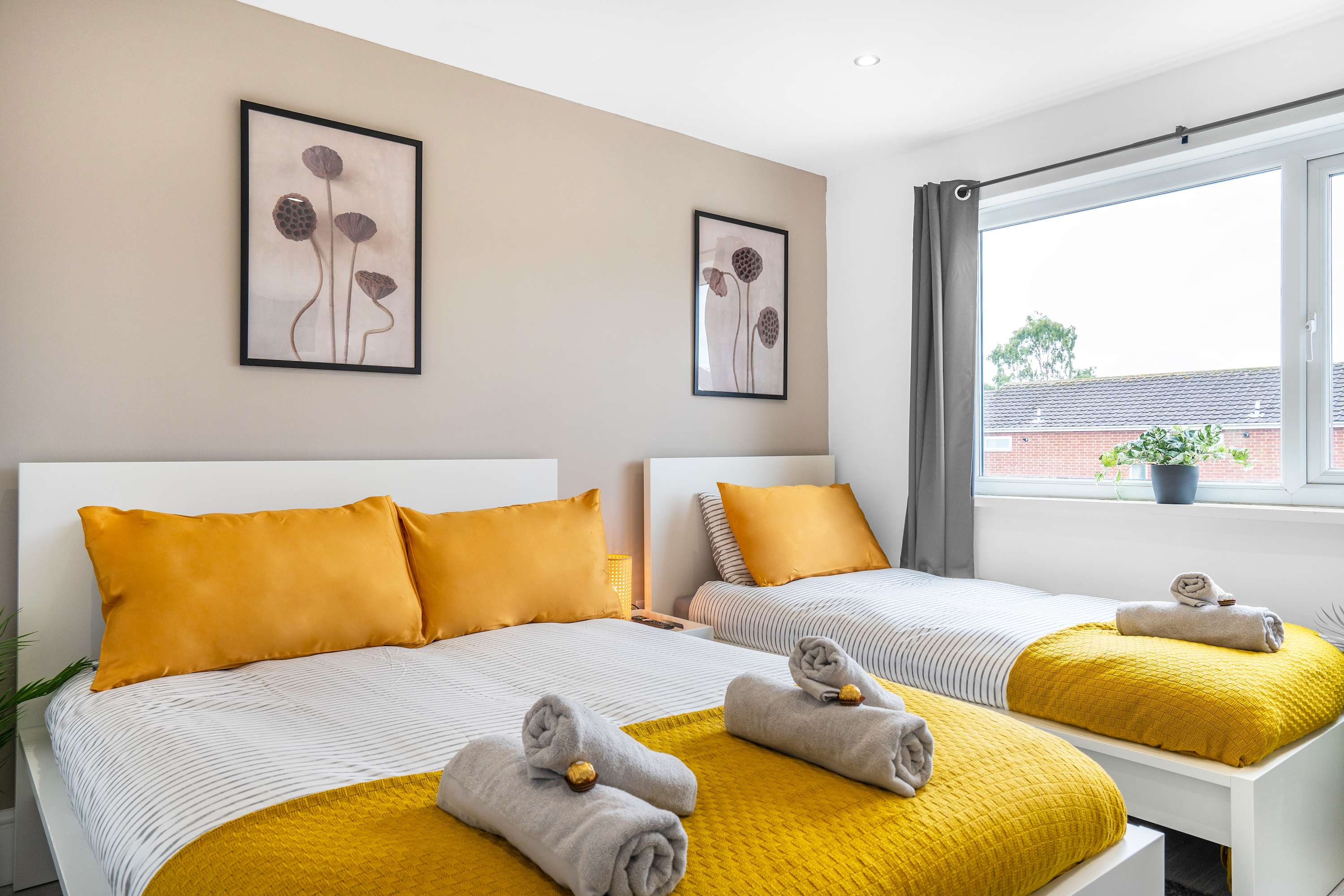Spacious 6-Bed Home for 9, Free Parking, Nr Centre in Garth Twenty Four NE12 6DJ - Property image 14 - VivreStays