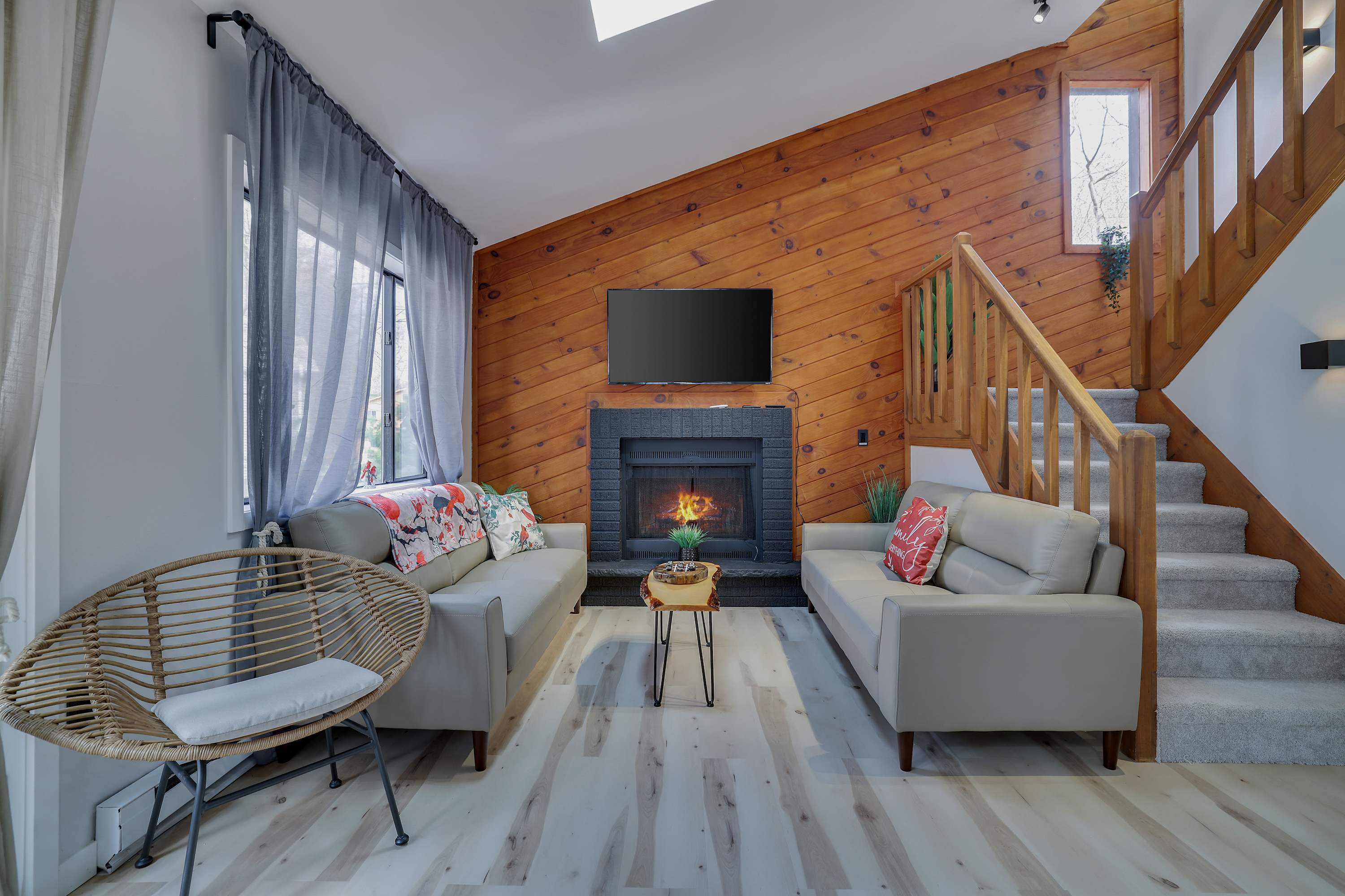 3BR Home w/ Outdoor Fun~Lake~Fire Pit~Games~Grill 5