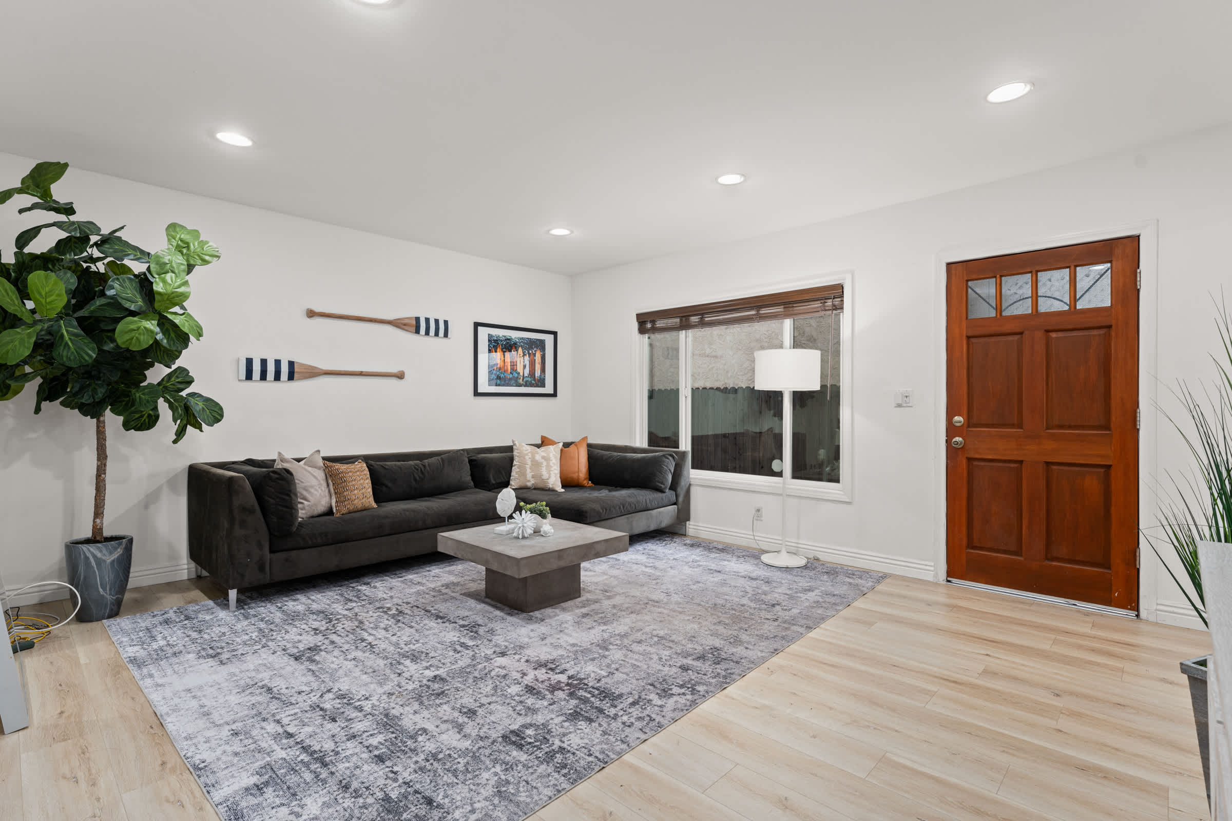 Stylish Home With Gym And Parking - Cozy Comfort Retreat - Santa Monica, CA