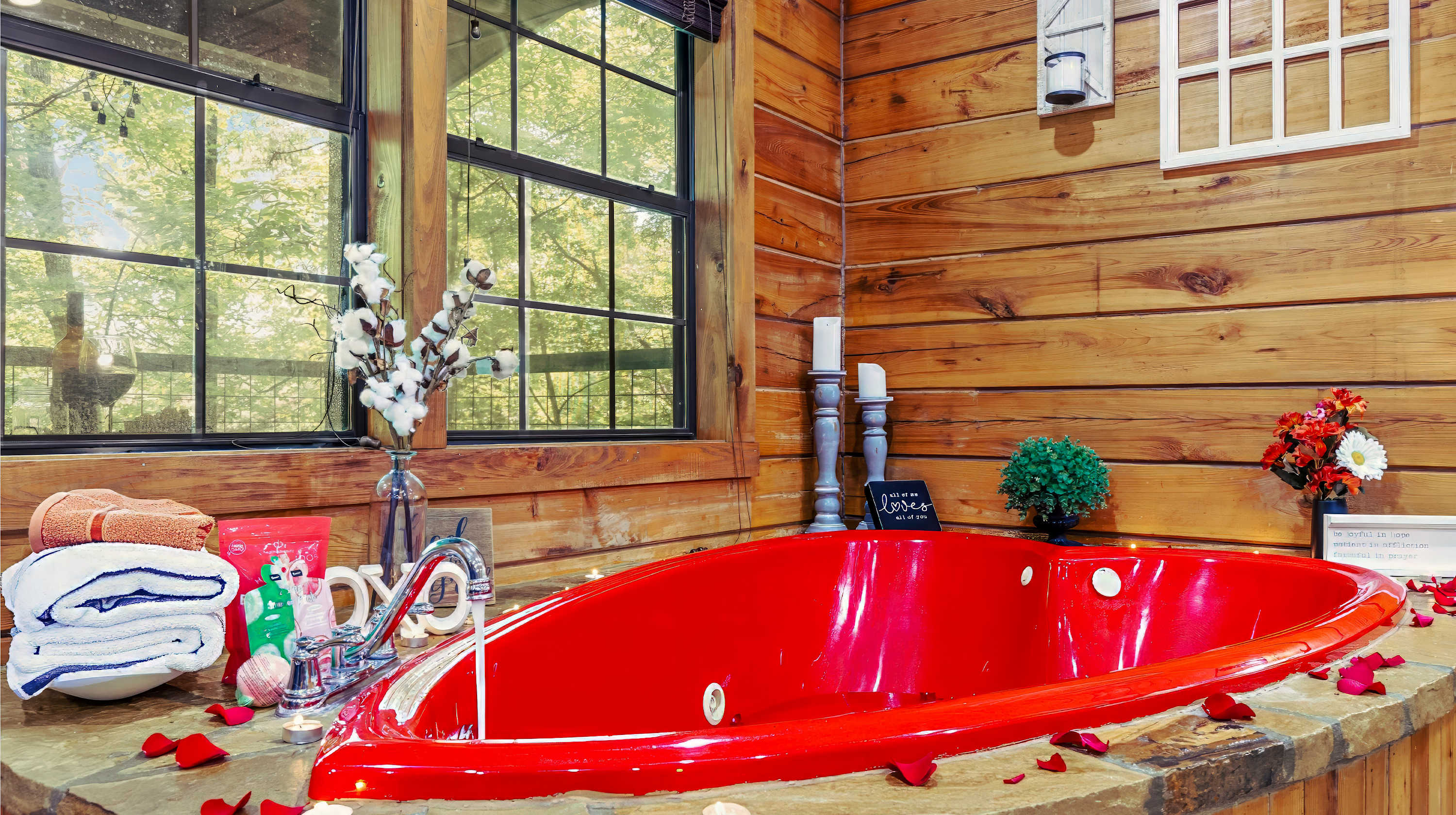 Enchanted Romance: Heart Tub, Hot tub, Private