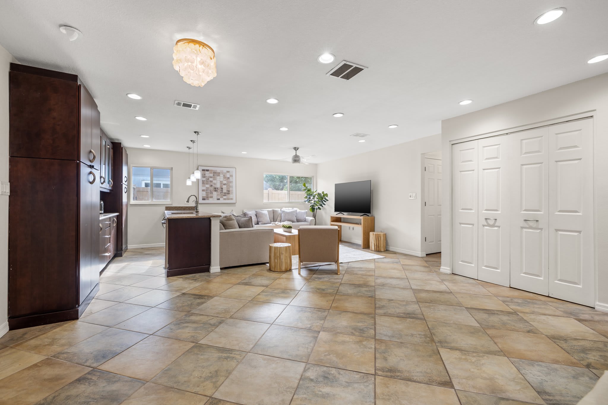 Heated Pool Home | Pet-Friendly | Minutes to Beach - Foto 17