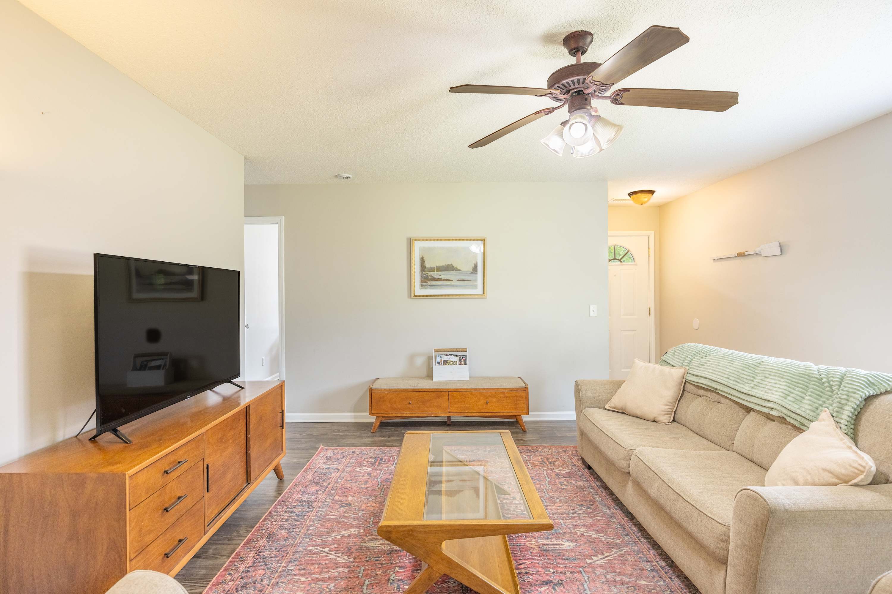 Cozy and Contemporary Villa 1 Mile from GSU
