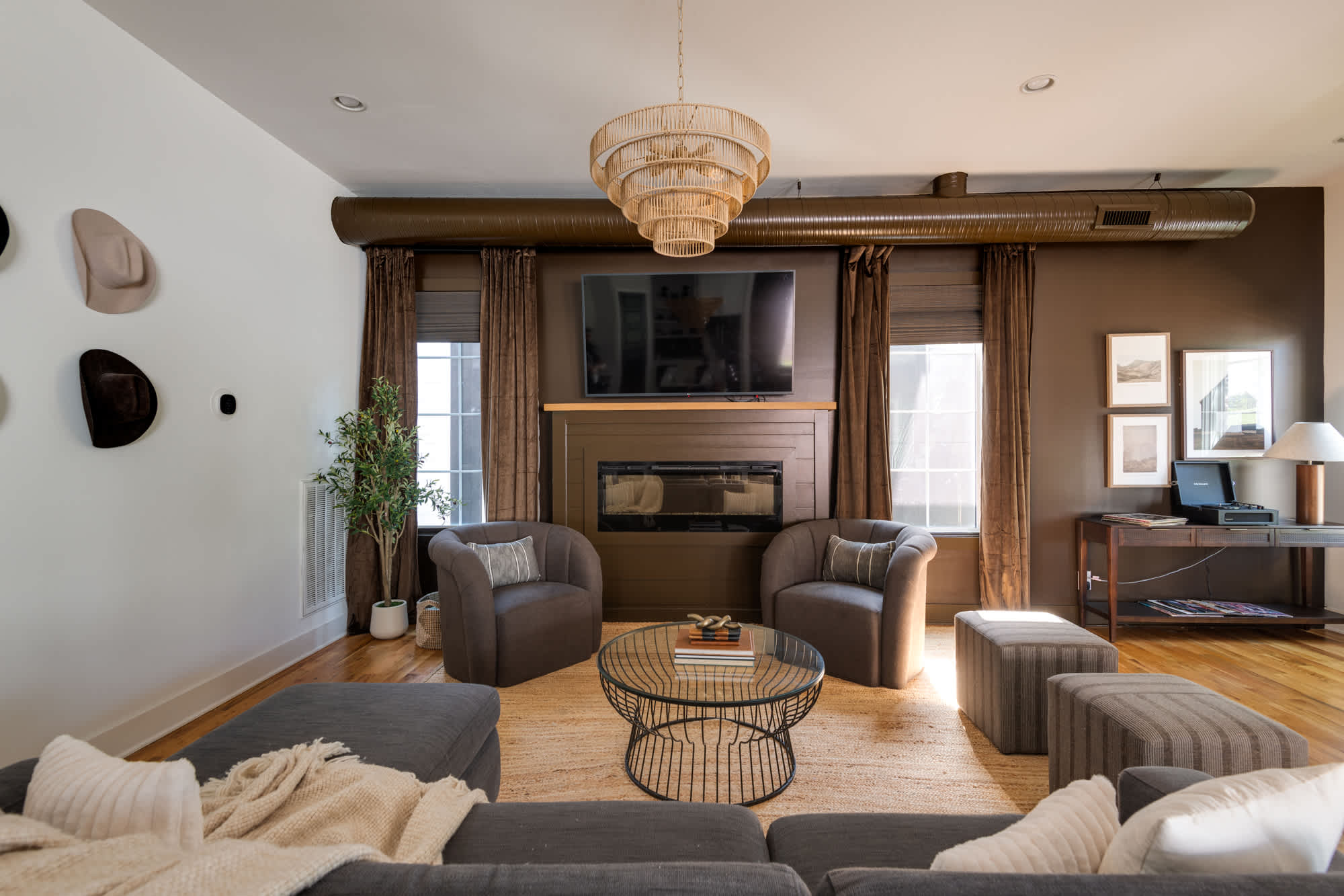 The Gambler - Pool Table + Rooftop Lounge! — Nashville, TN — vacation rental