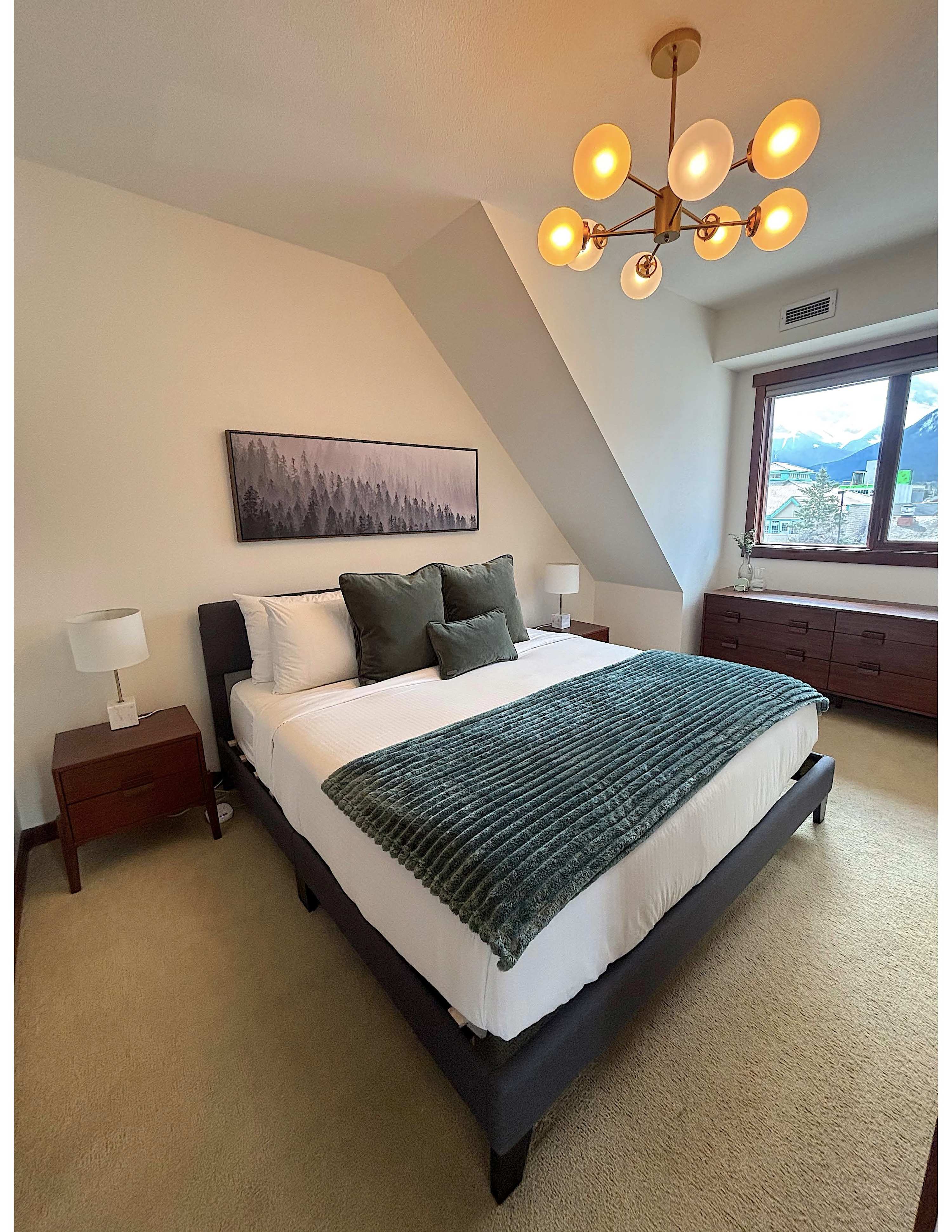 The Lookout – Stylish Escape w/ Mountain Views
