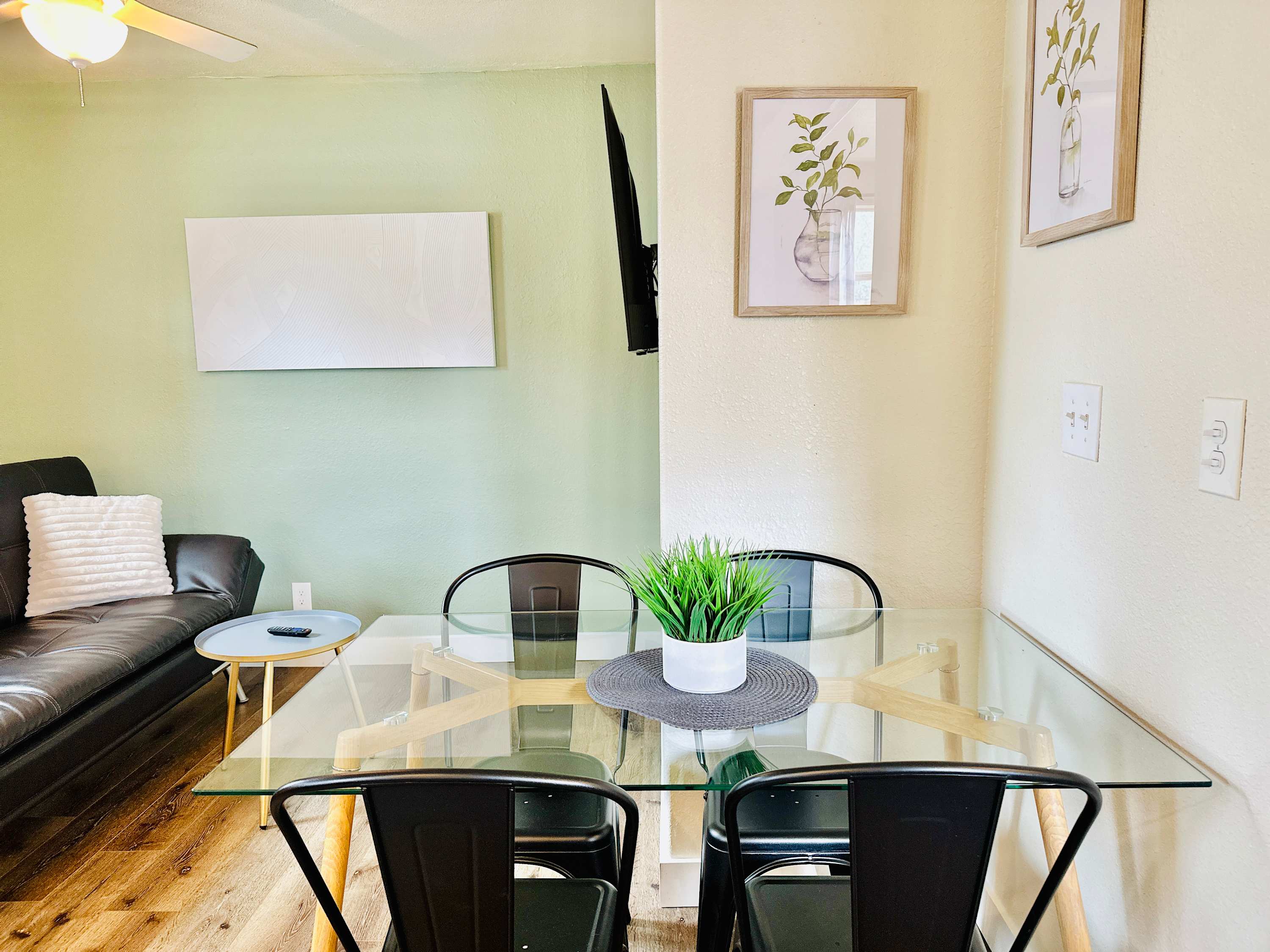 Cosy Midtown 2 bedroom/pet ok/sleeps 6 โ Reno, NV โ vacation rental