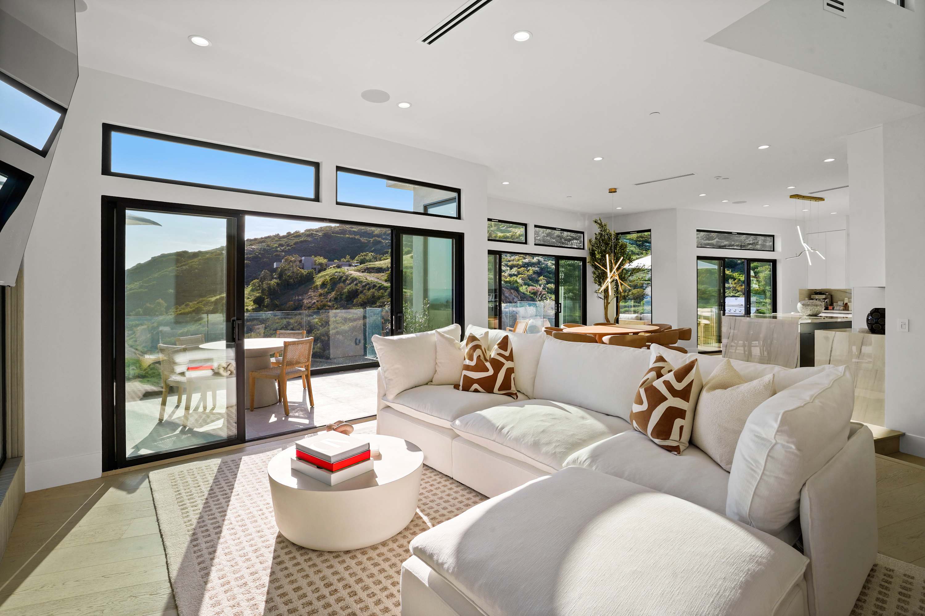 Curl up by the glass doors and let canyon views steal the show.