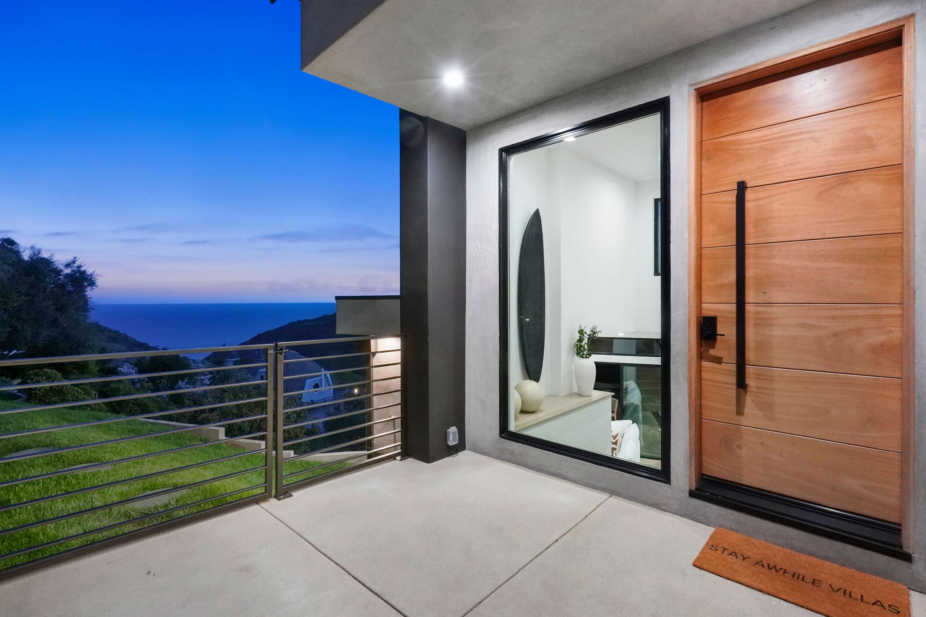 Step inside and connect instantly with the coast and hills beyond.