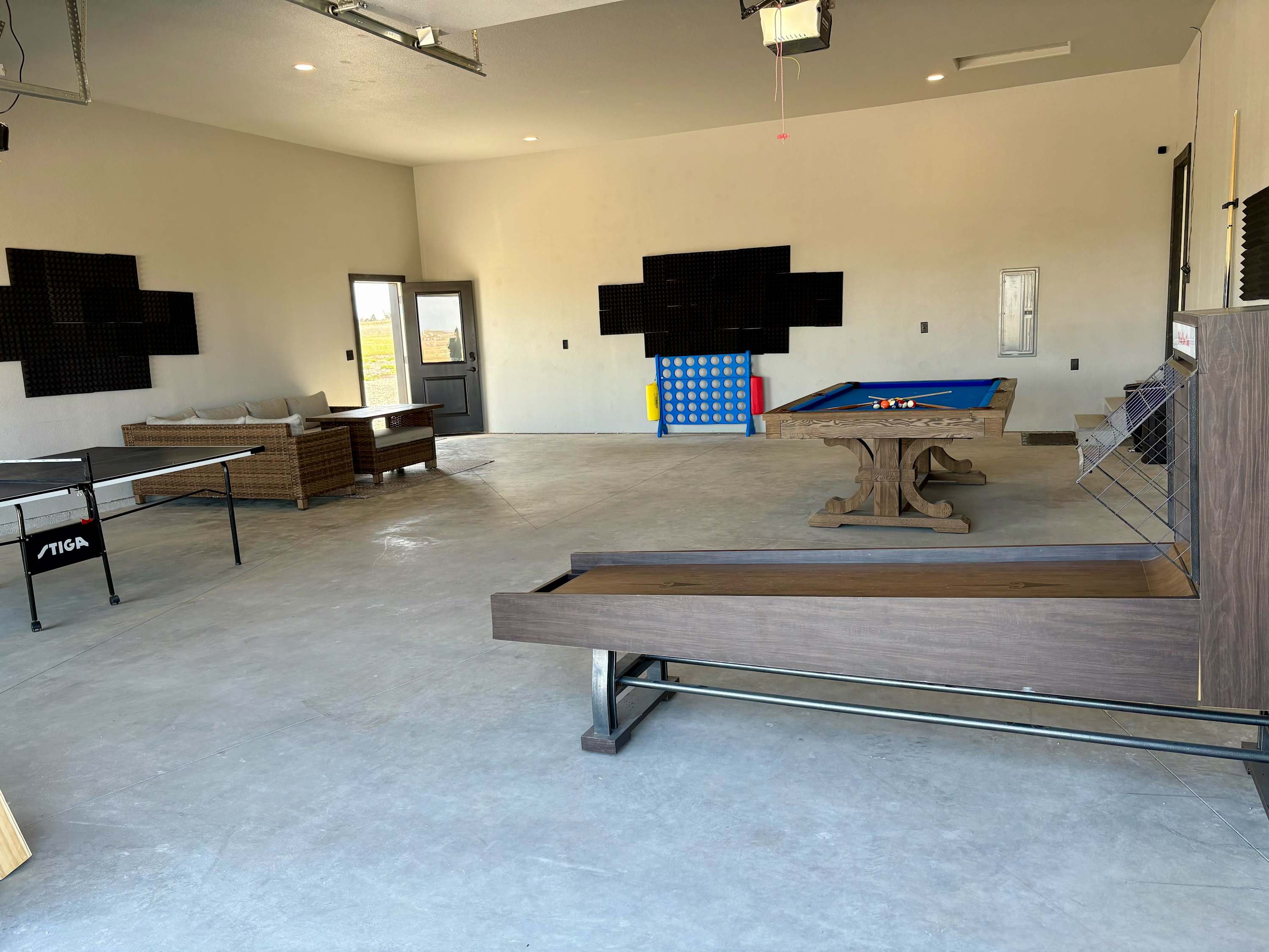 Bear Butte Luxury Retreat~ Hot Tub~ 10 Mins to DT 6