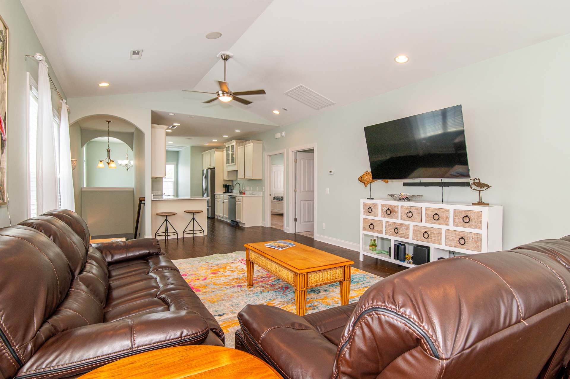 Flamingo Hideaway Pet Friendly w Elevator