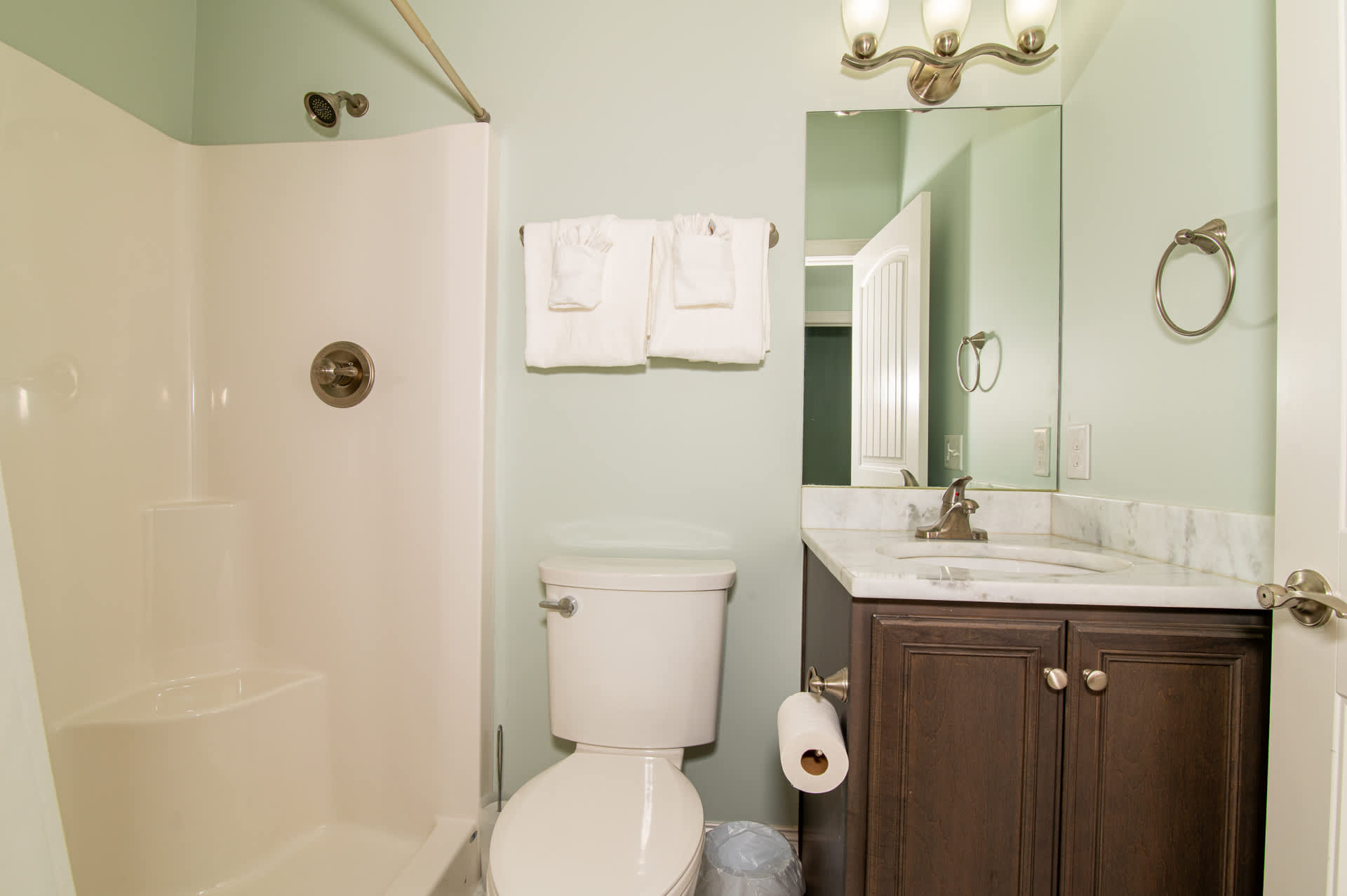 Flamingo Hideaway Pet Friendly w Elevator