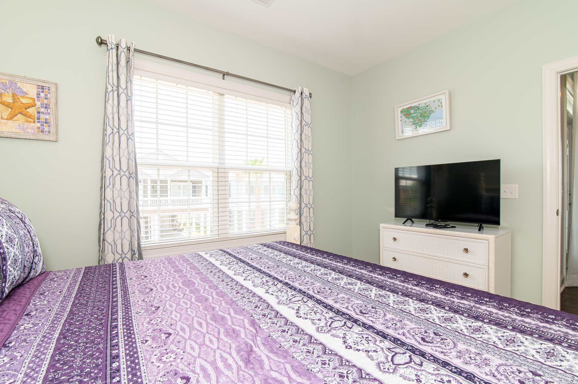 Flamingo Hideaway Pet Friendly w Elevator