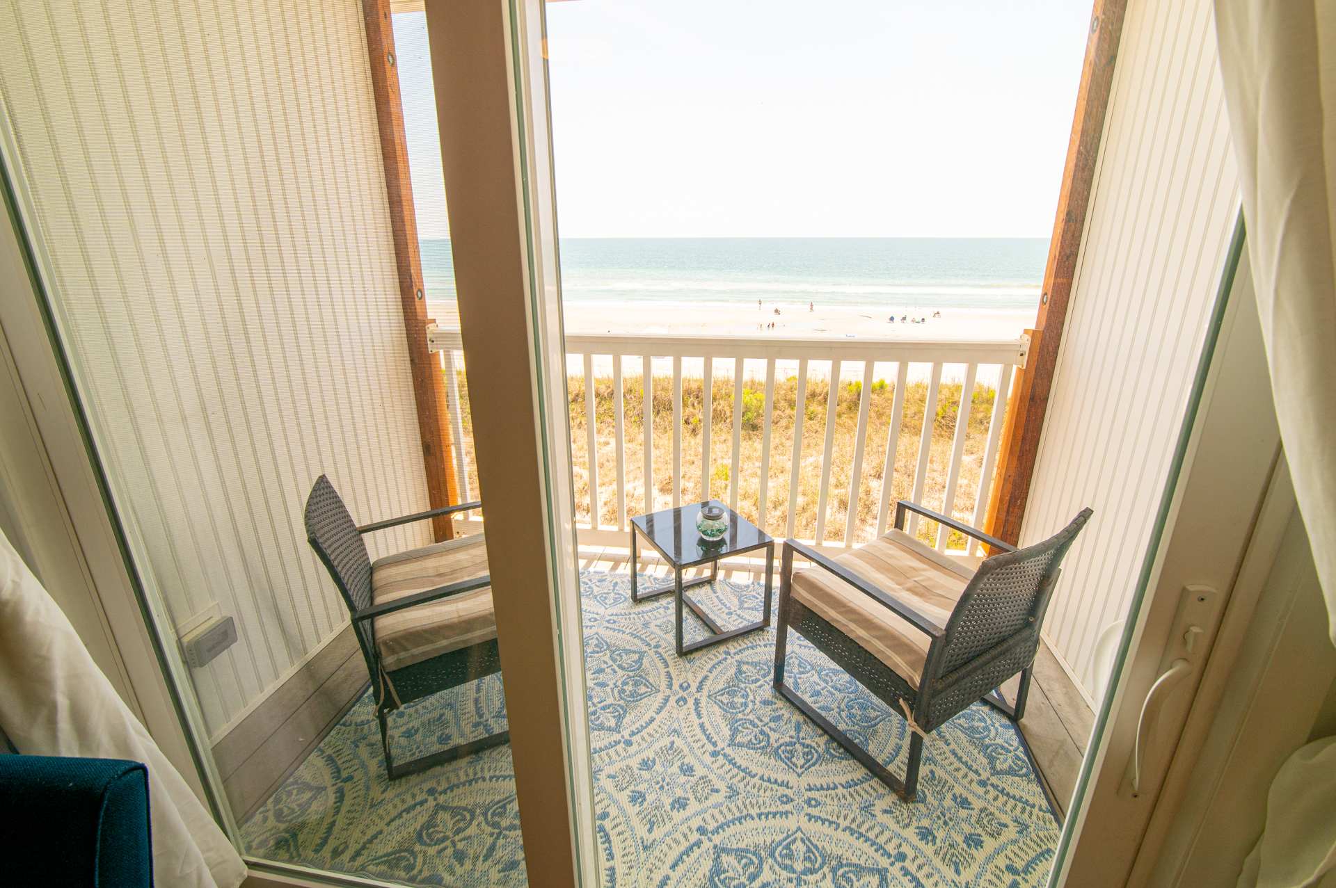 Salty Seahorse Oceanfront w Pool