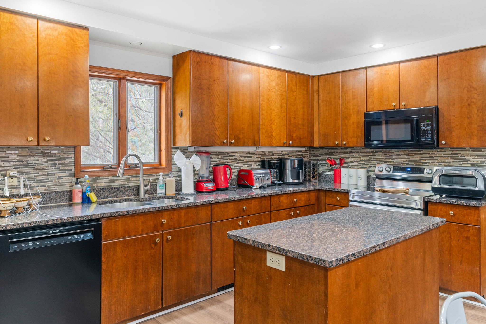 Chef-Ready Space
Enjoy plenty of counter space, a functional island, and a layout that makes cooking feel effortless.