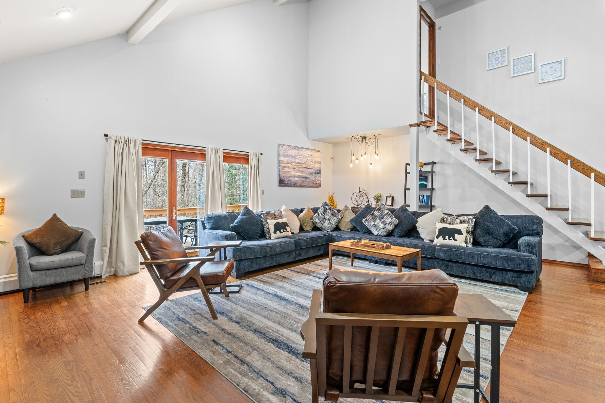 Spacious Living at Its Best
Plenty of seating for the whole group to gather, chat, or just unwind in total comfort.