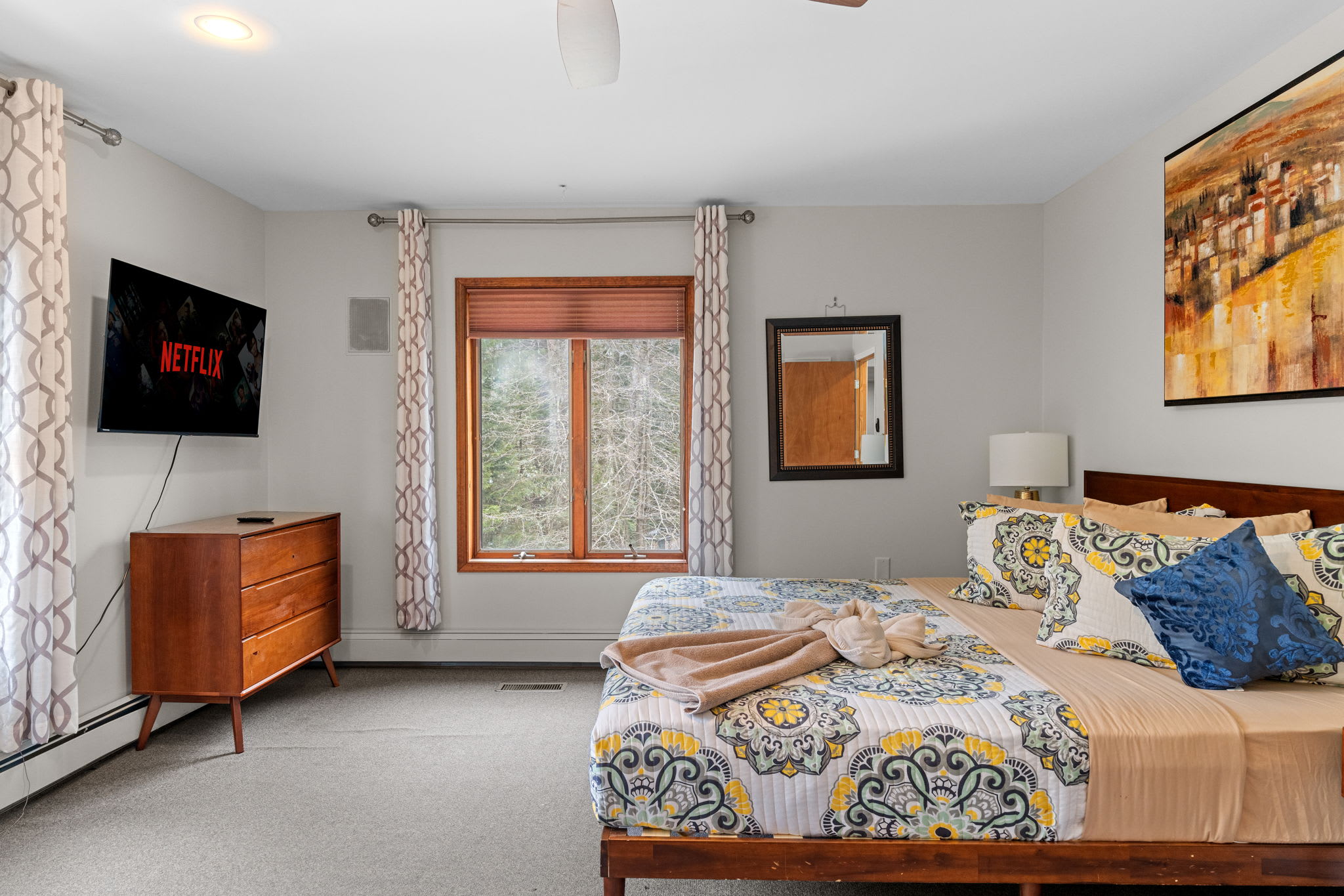 Comfort Meets Style
Relax in this thoughtfully decorated bedroom with soft lighting, cozy bedding, and Netflix-ready vibes.