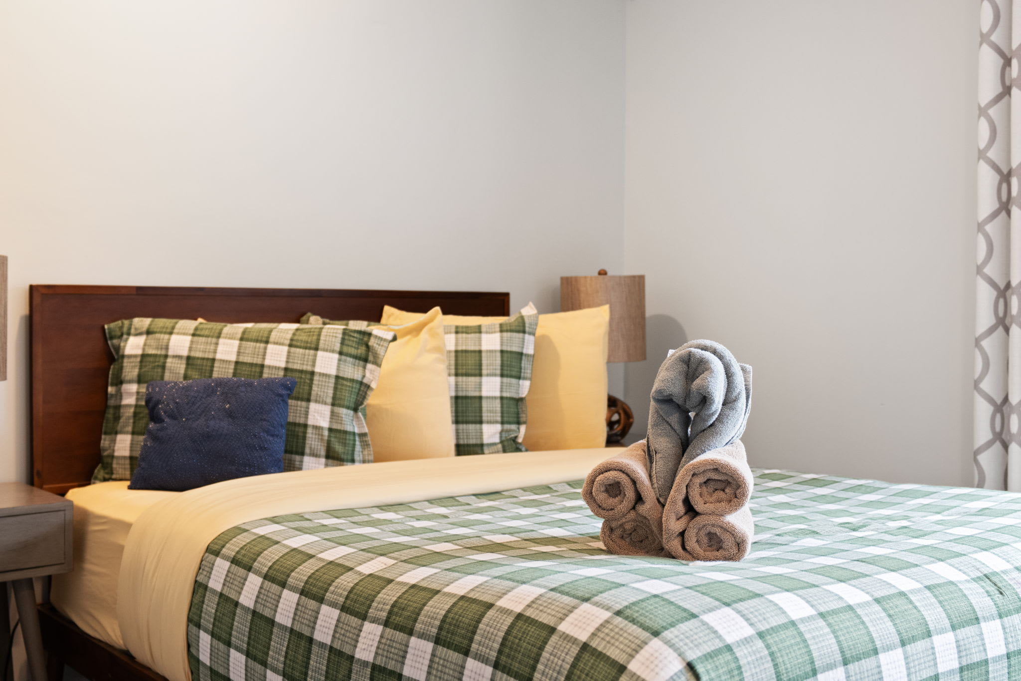 Snug and Simple
Perfectly put together with soft linens and thoughtful accents to make you feel right at home.