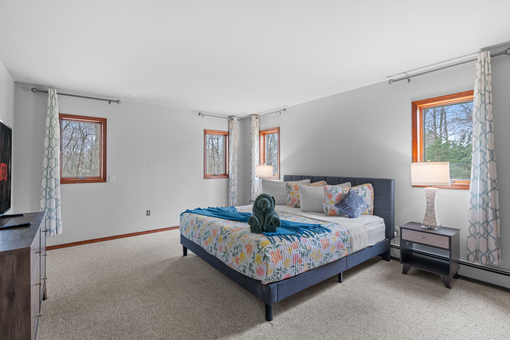 Spacious and Serene
Natural light and soft tones fill this airy bedroom, offering a peaceful spot to rest and recharge.