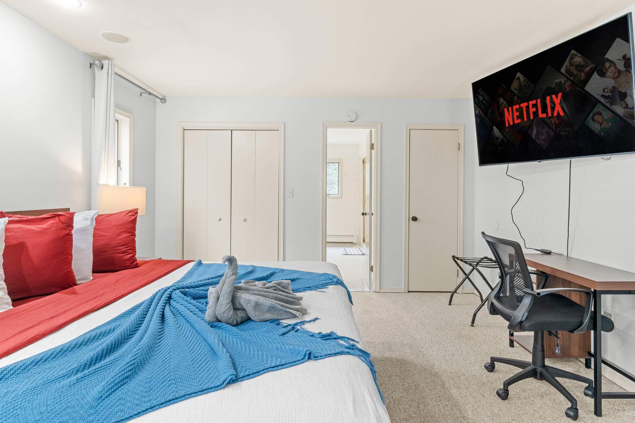 Work and Wind Down
Whether you're working remotely or binging Netflix, this setup gives you both focus and relaxation.