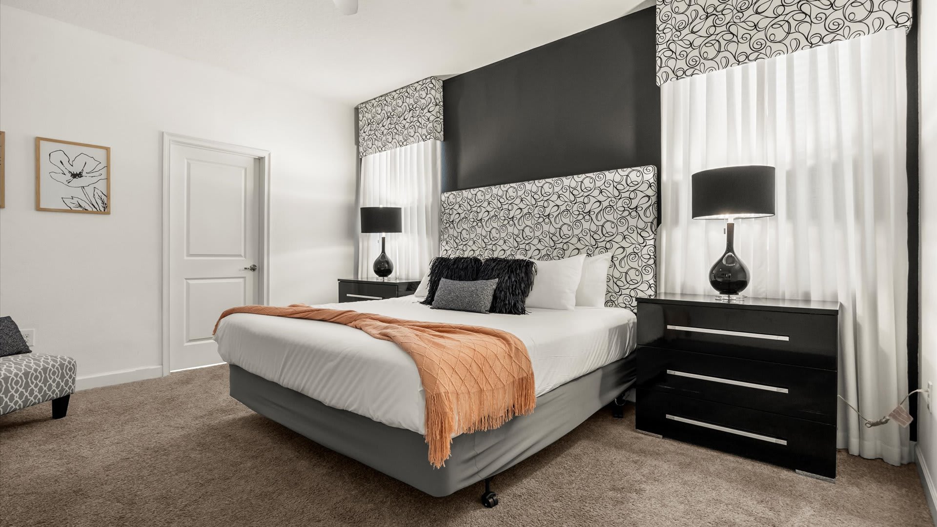 Upstay Stunning Resort Home w Hot Tub Pool Cinema 4