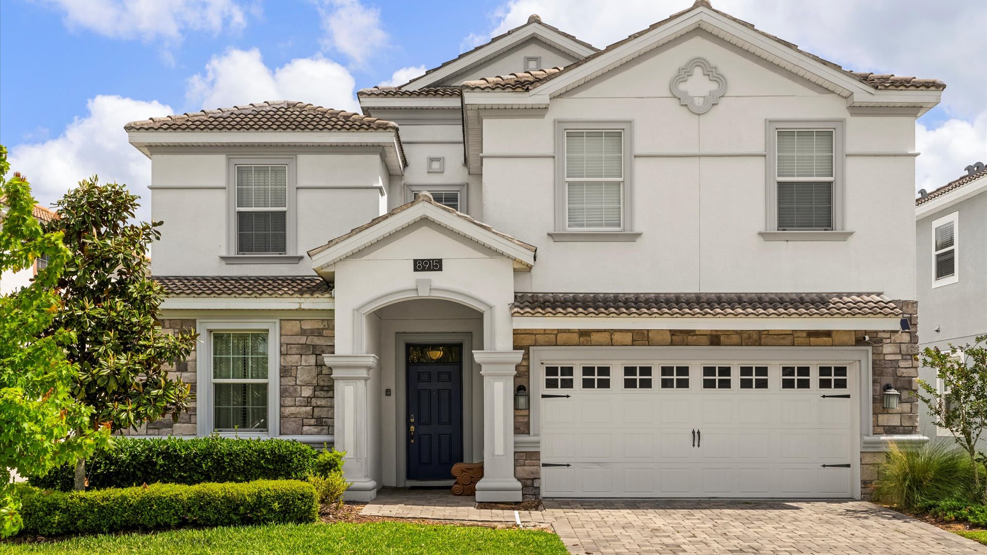 Upstay Stunning Resort Home w Hot Tub Pool Cinema 6