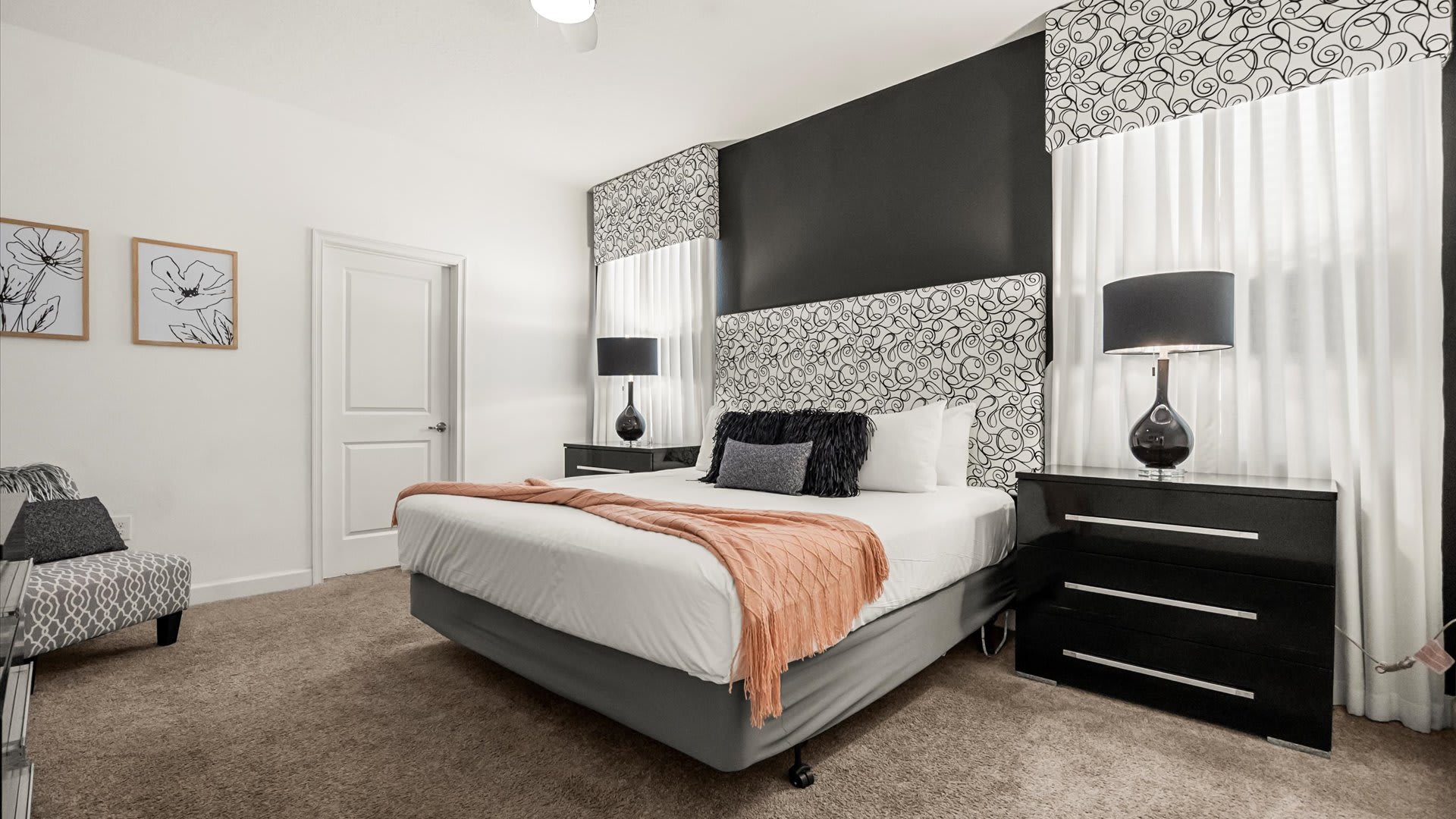 King bedroom suite with smart TV and en-suite bathroom