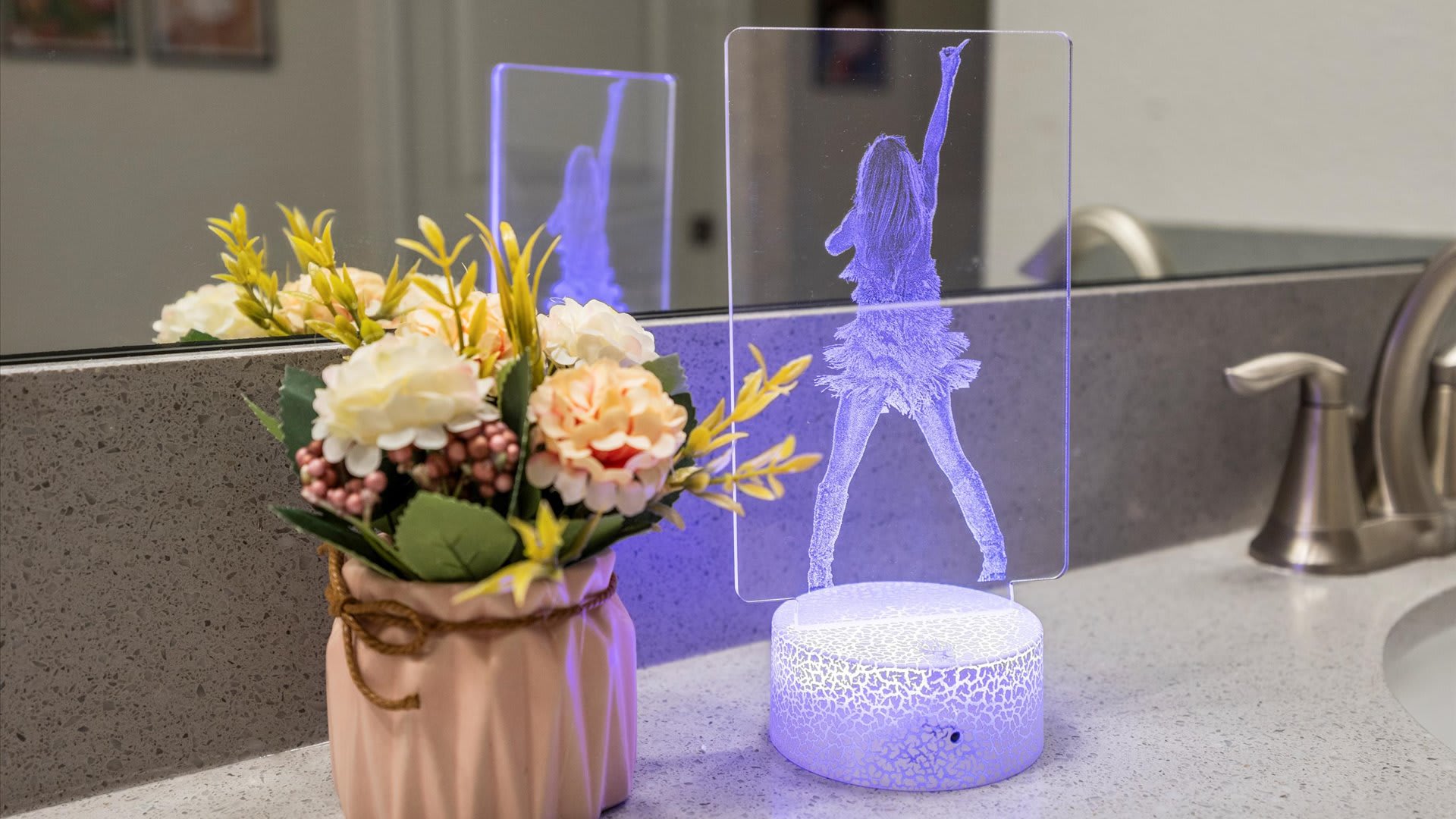 Taylor Swift glowing lamp bathroom piece
