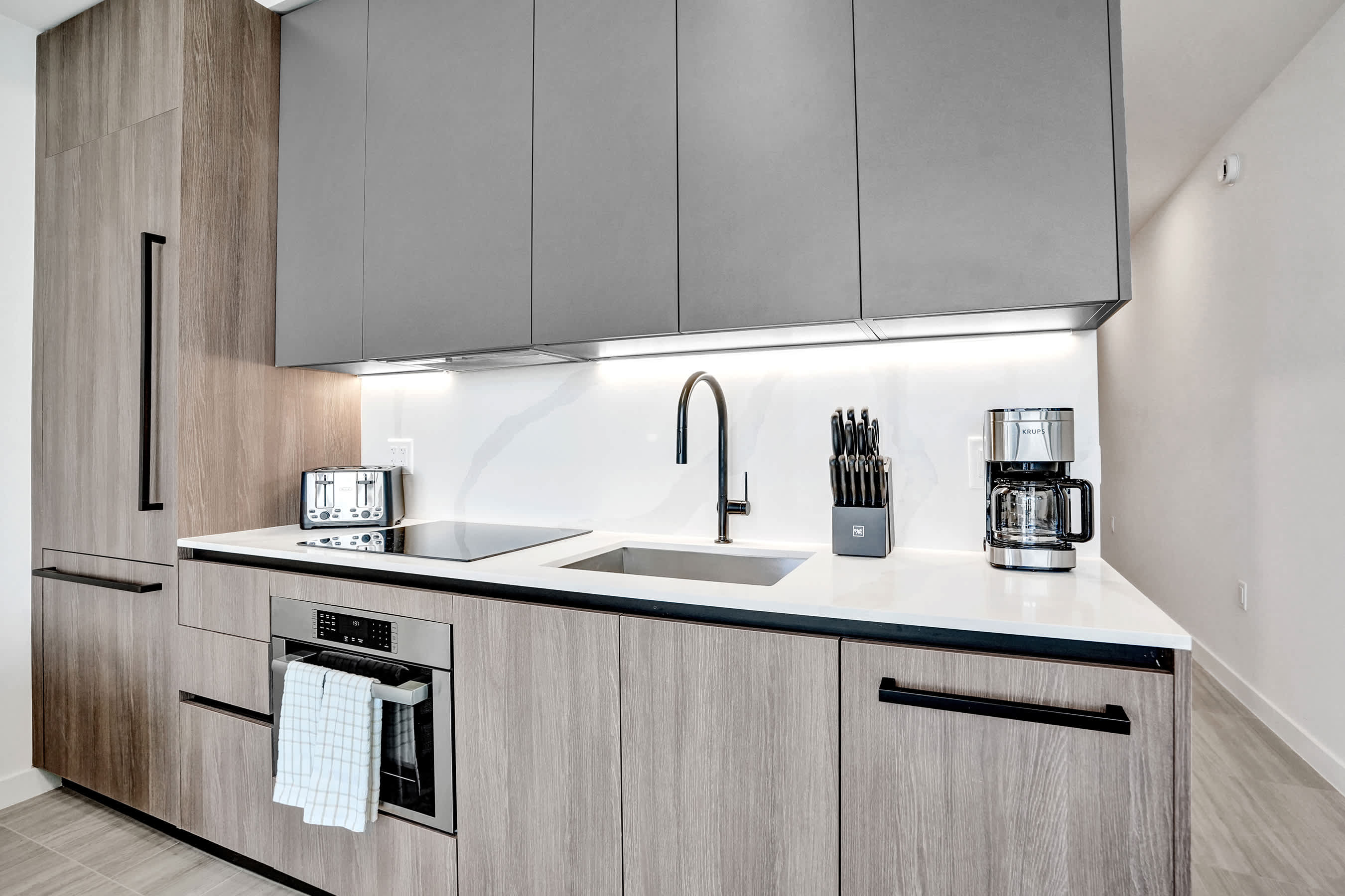 NEW Modern 1BR Condo in Prime Miami Beach Location 6