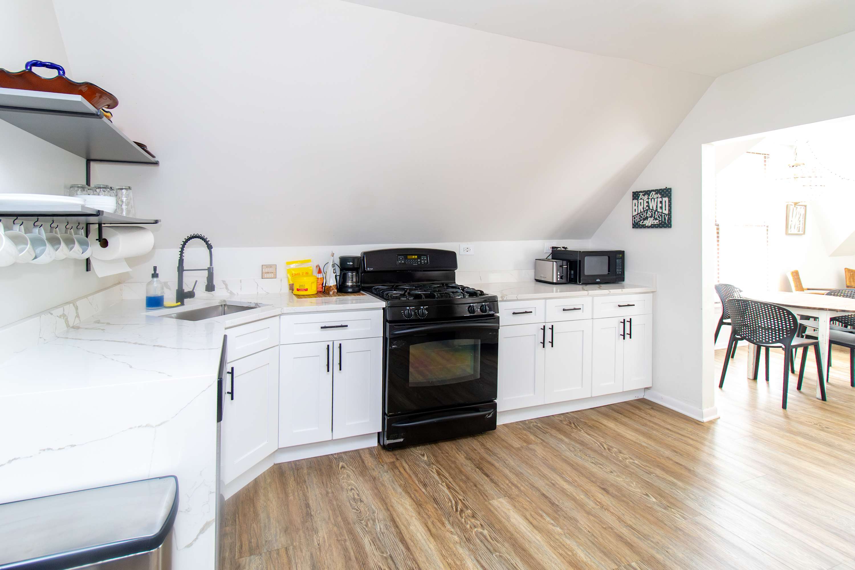 Chi-Town Hideout #2 - Near Metra 6