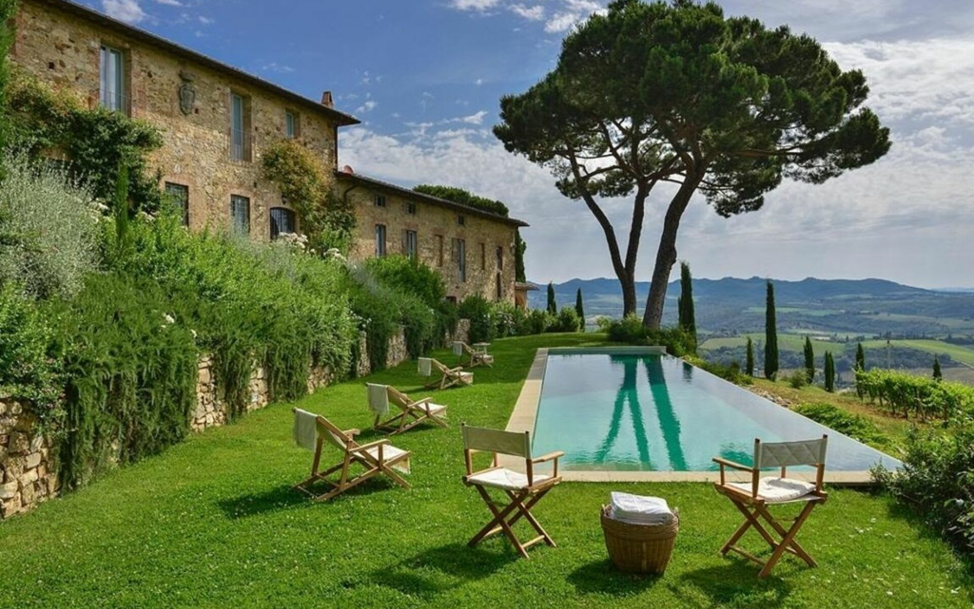 New! Historic Tuscany Country House Retreat in a Vineyard near Siena, Villa Chiantissimo — Provincia di Siena, Toscana — vacation rental