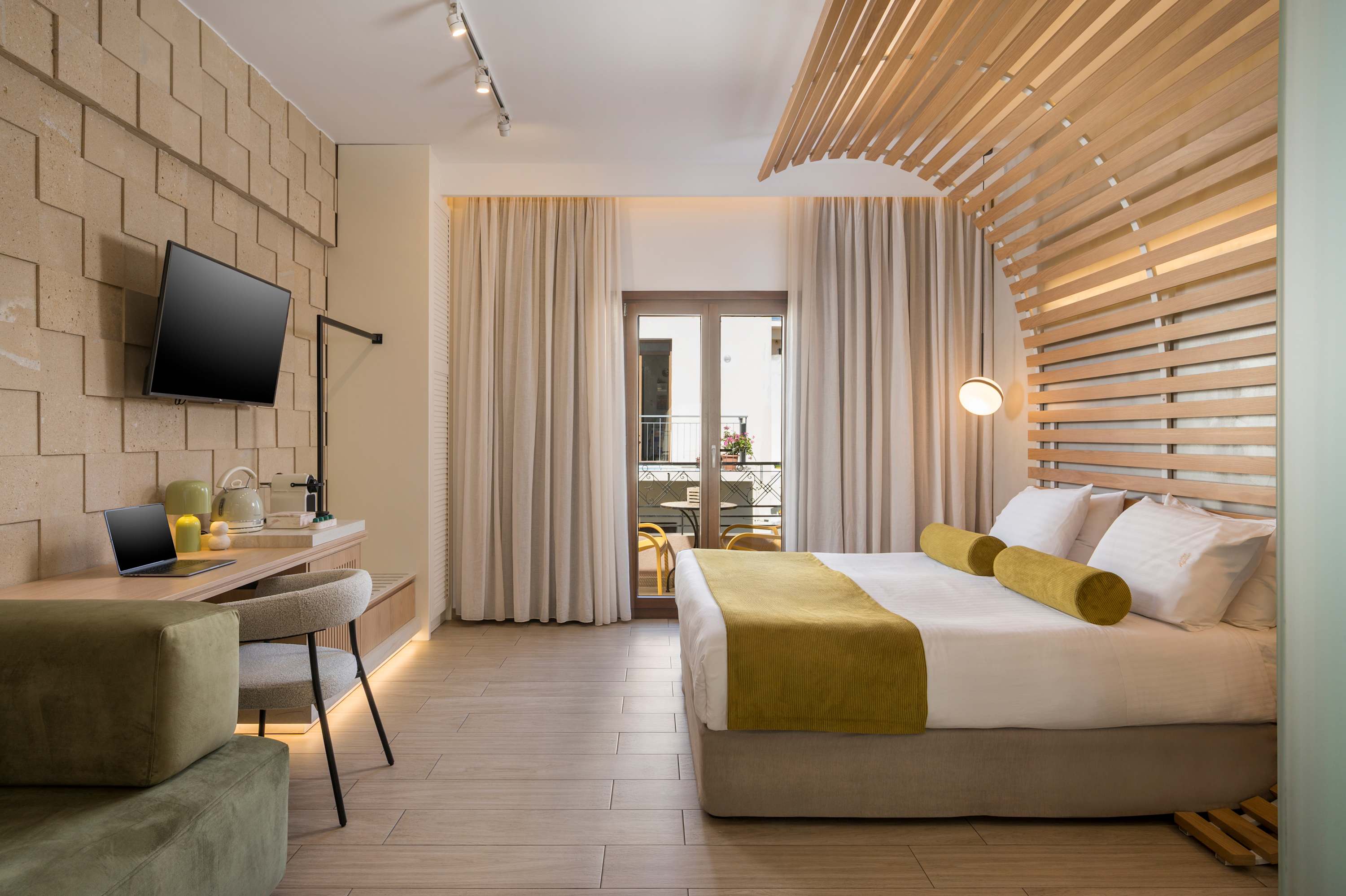 Agave Suites | Deluxe suite with balcony