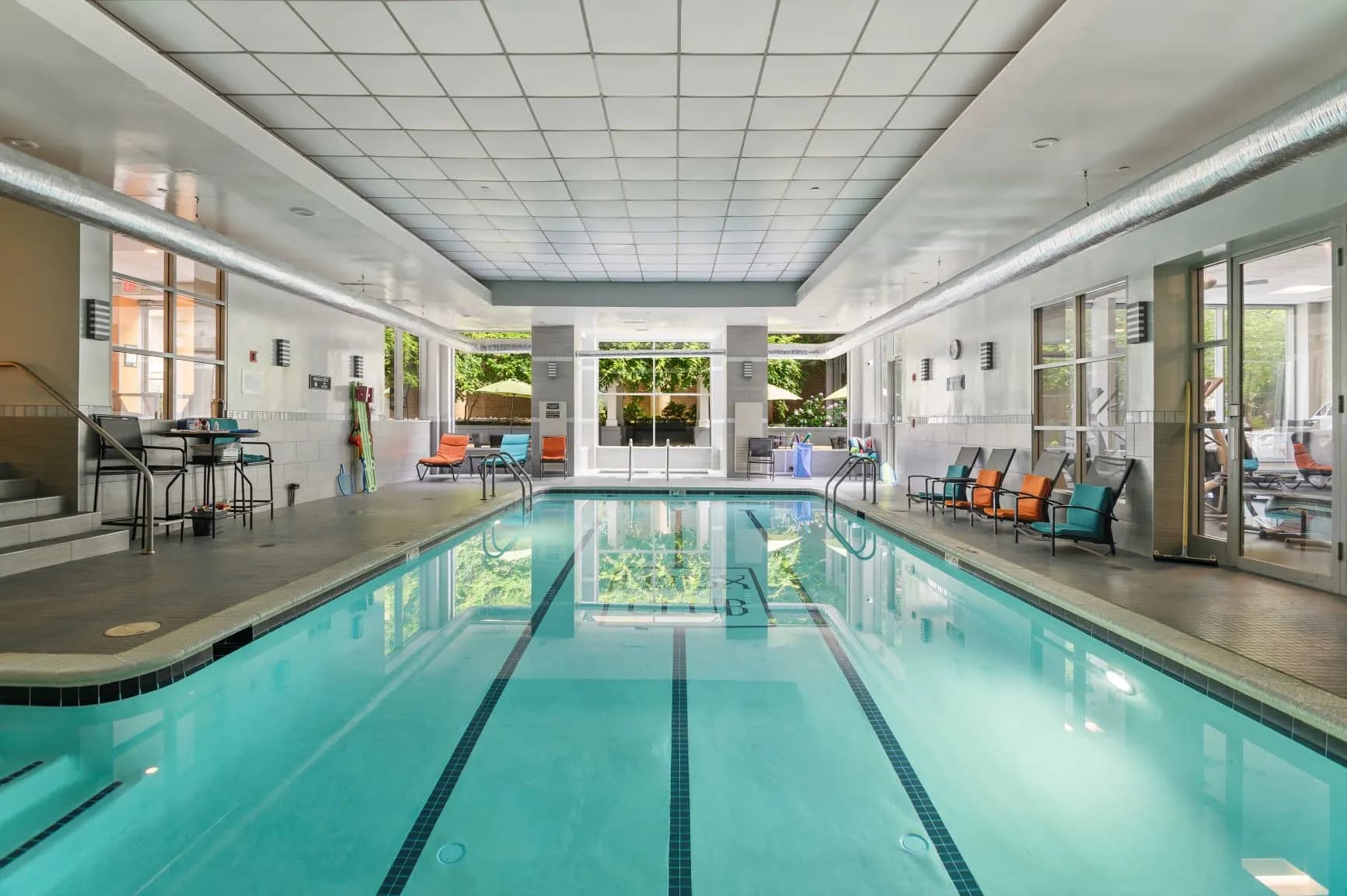 Arlington Apt: Prime Location | Pool & Gym
