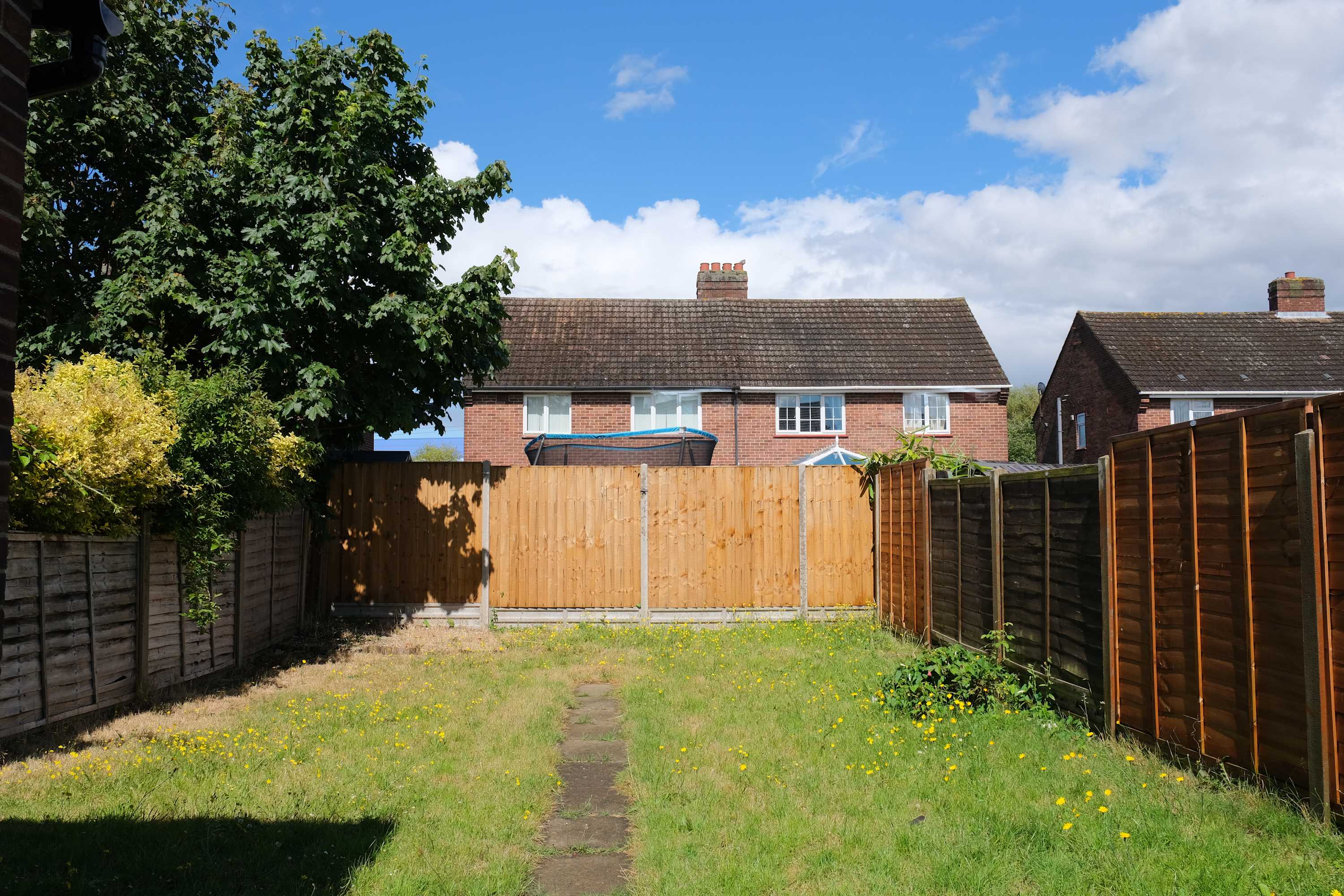 Fabulous 3 Bedroom Home with Parking in Bedford