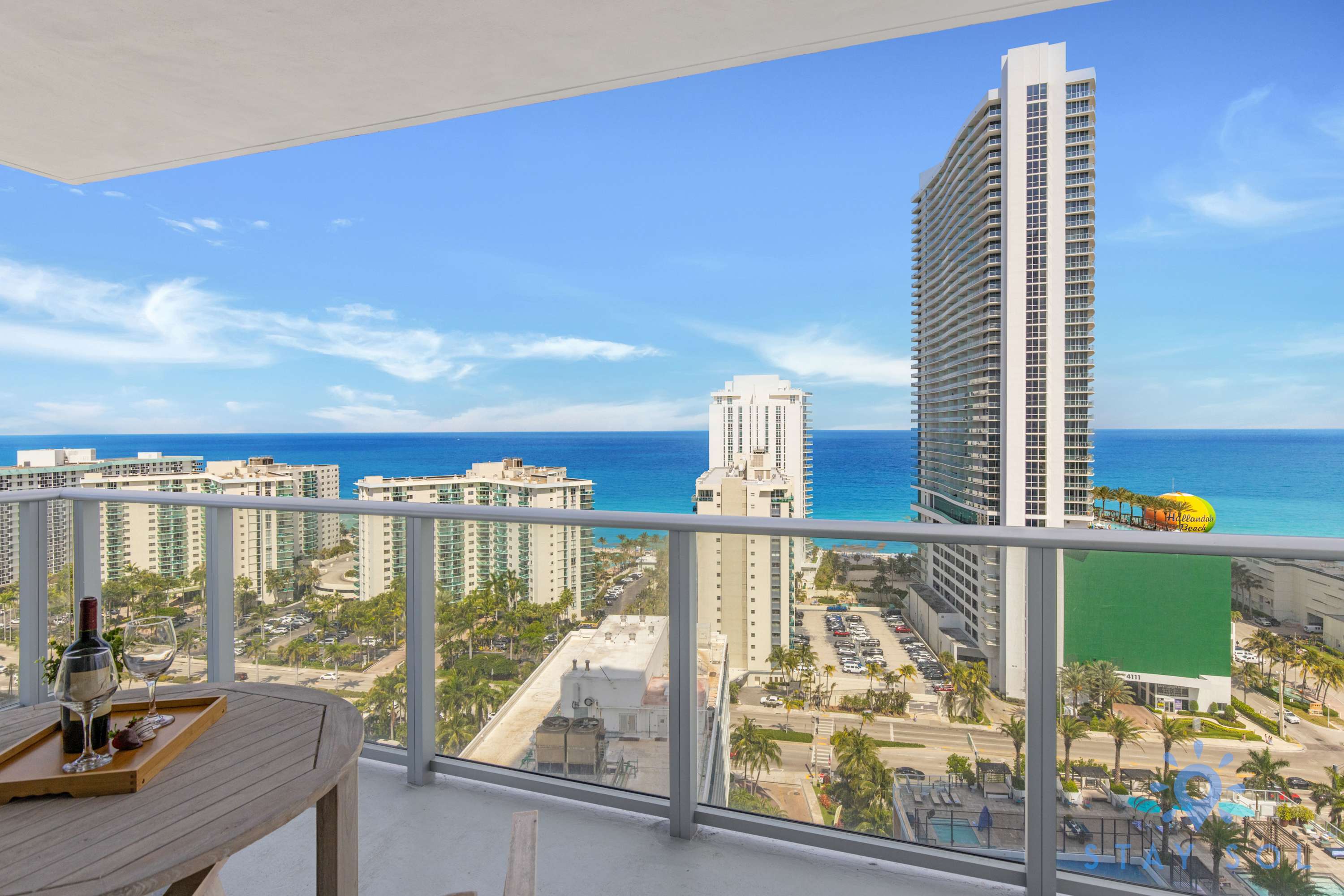 Wrap Around Balcony: Paradise Beach|Amazing Pools