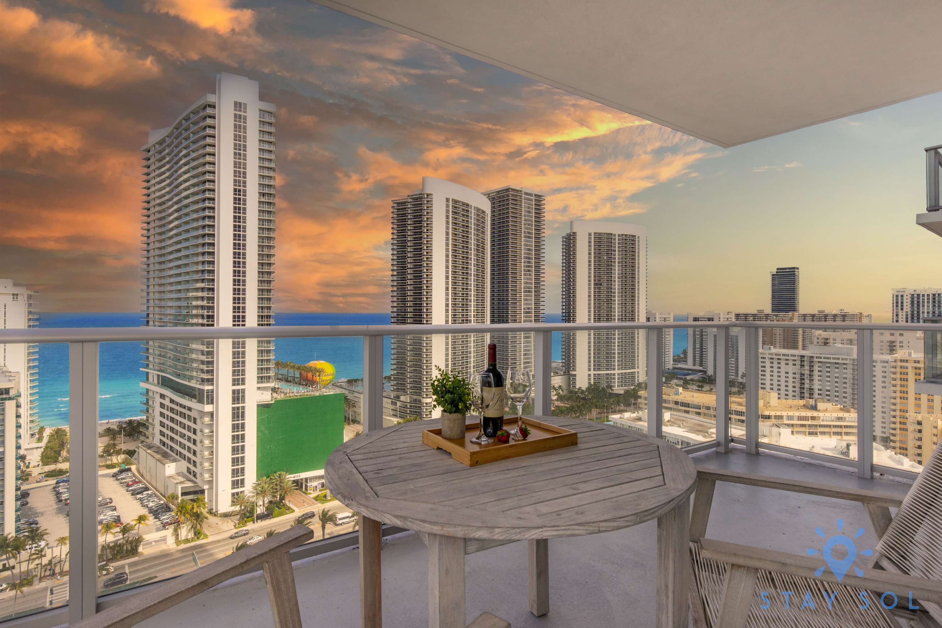 Sky‐High Ocean & Bay View Luxury Condo
