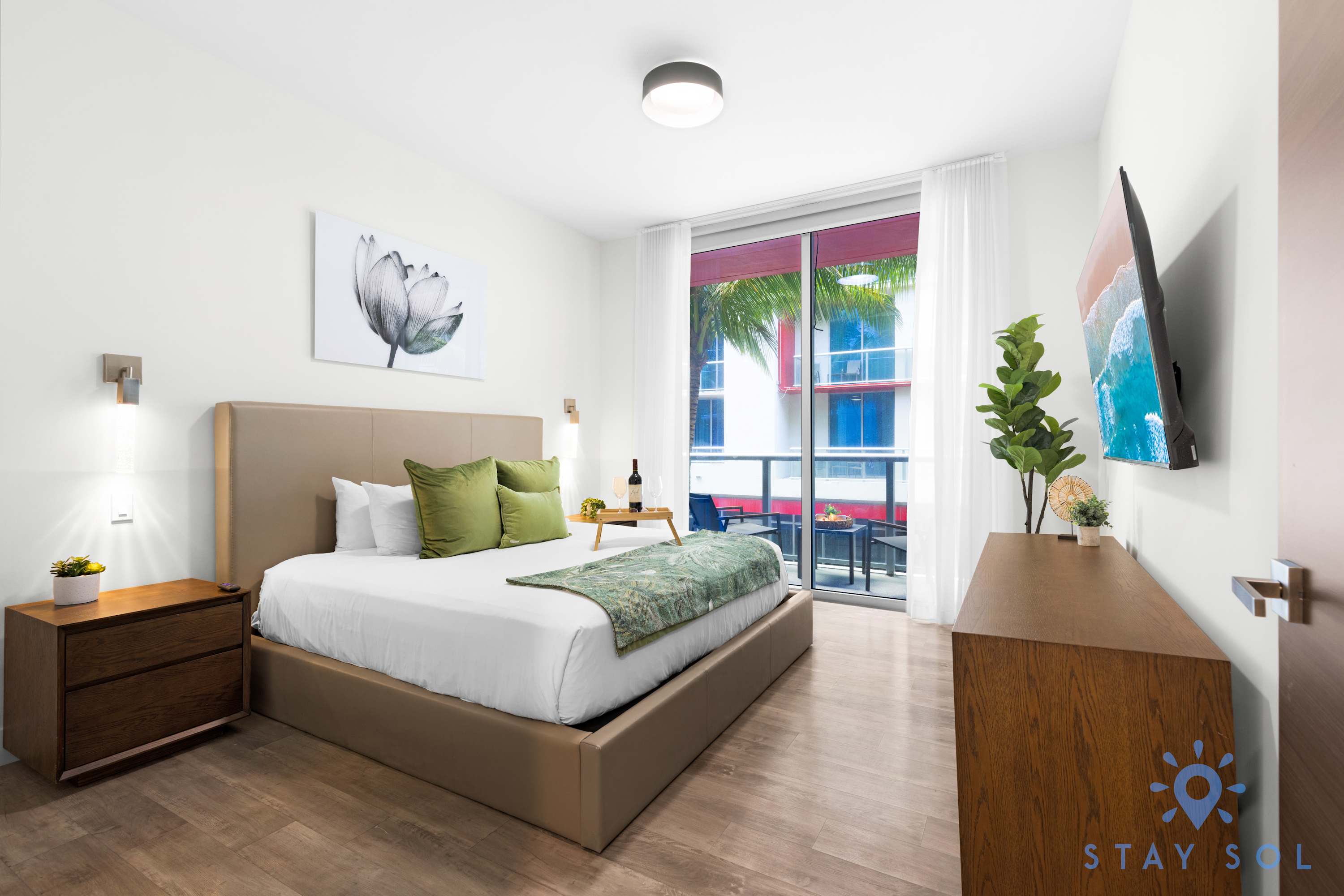 Tropical Oasis |Rooftop Pool+ Near Beach+ Gym — Hollywood, FL — vacation rental