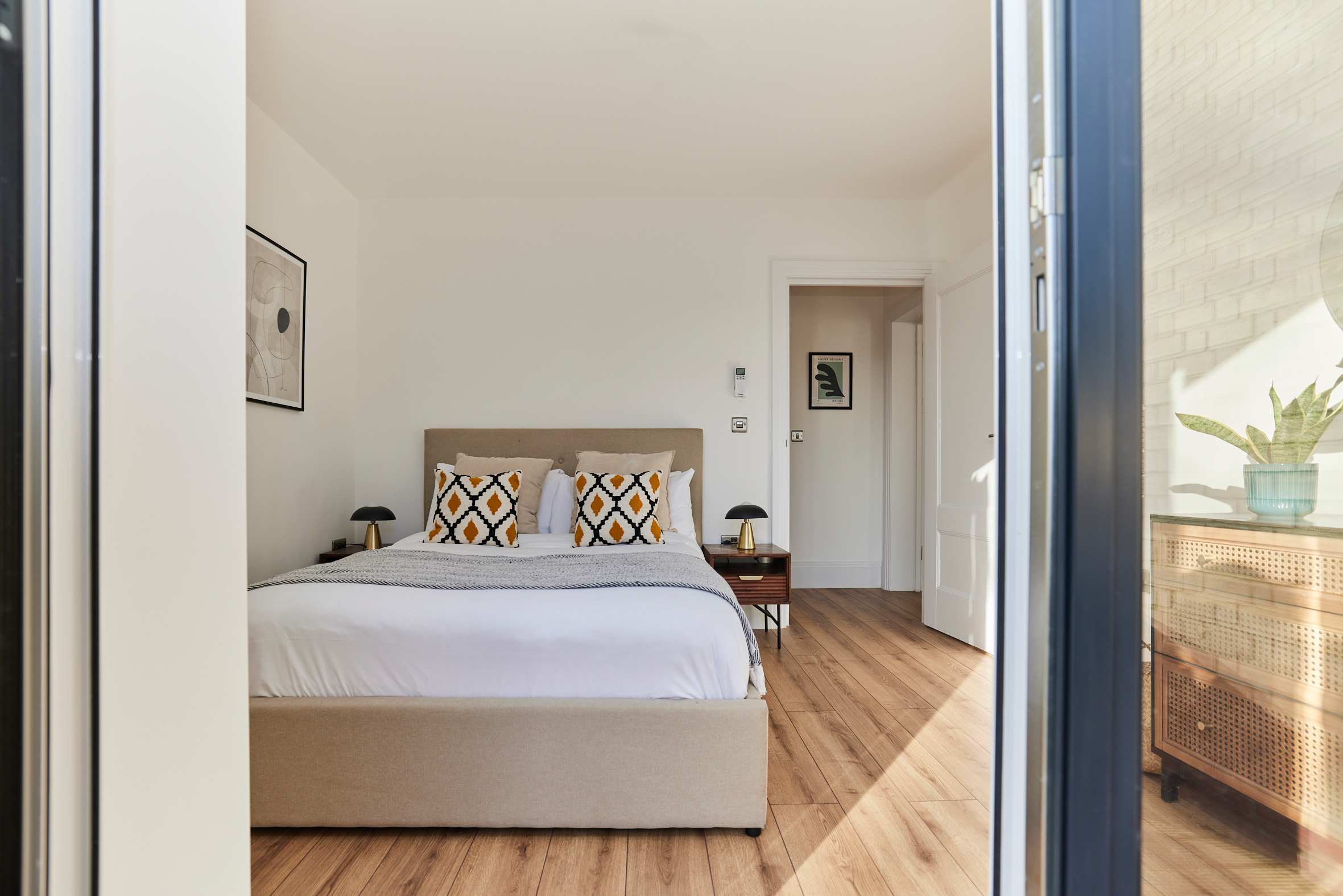 The Wembley Park Secret - 3 BDR Flat with Terrace