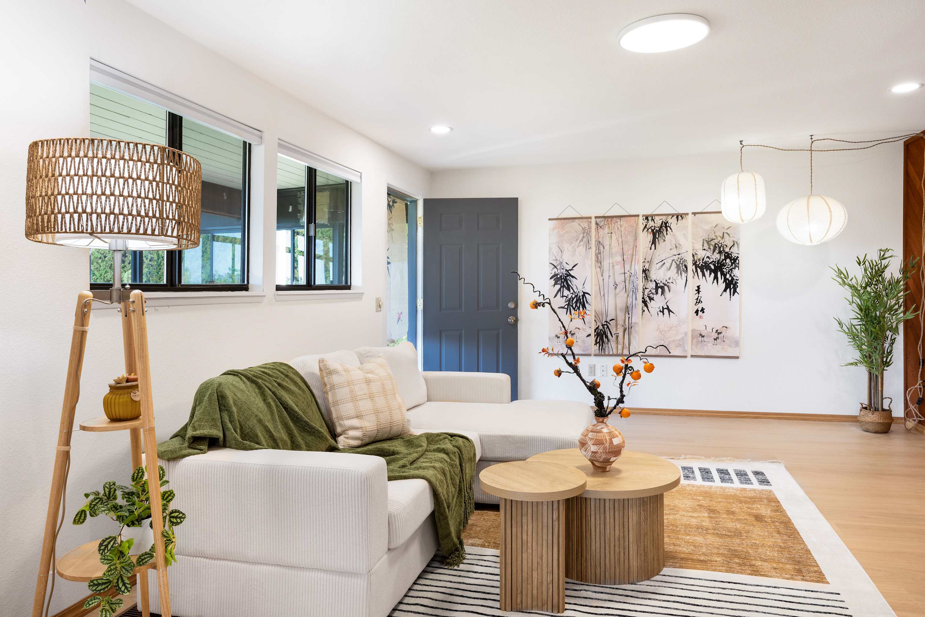 Bellevue Somerset 2BR w, Sunroom & Sweeping Views