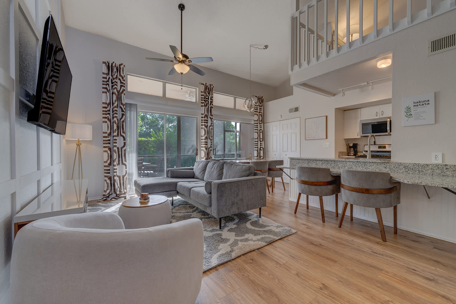 Family 2BR townhouse w/ pool access & patio